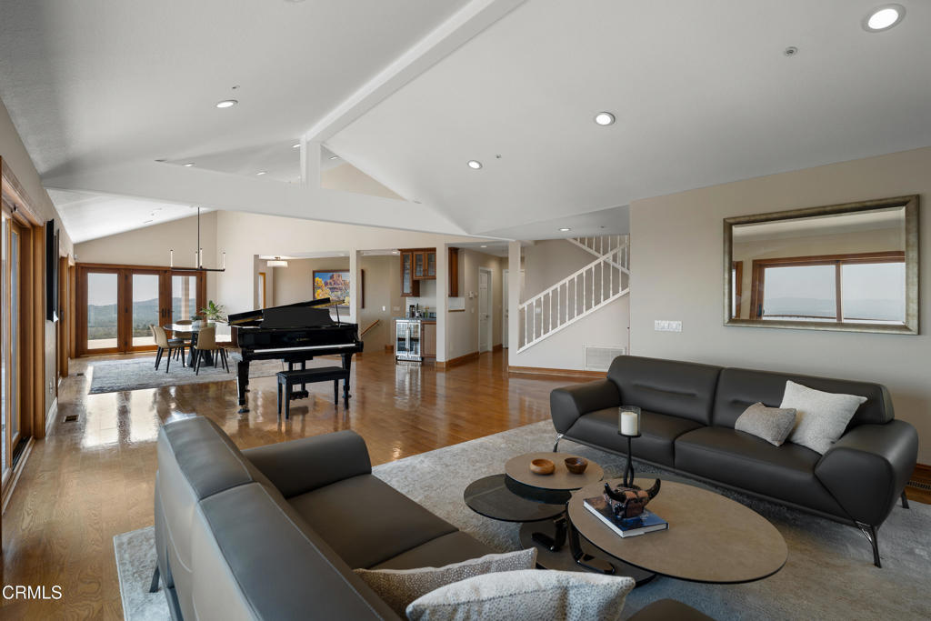 Altadena, California, 91001, United States, 5 Bedrooms Bedrooms, ,6 BathroomsBathrooms,Residential,For Sale,1989048