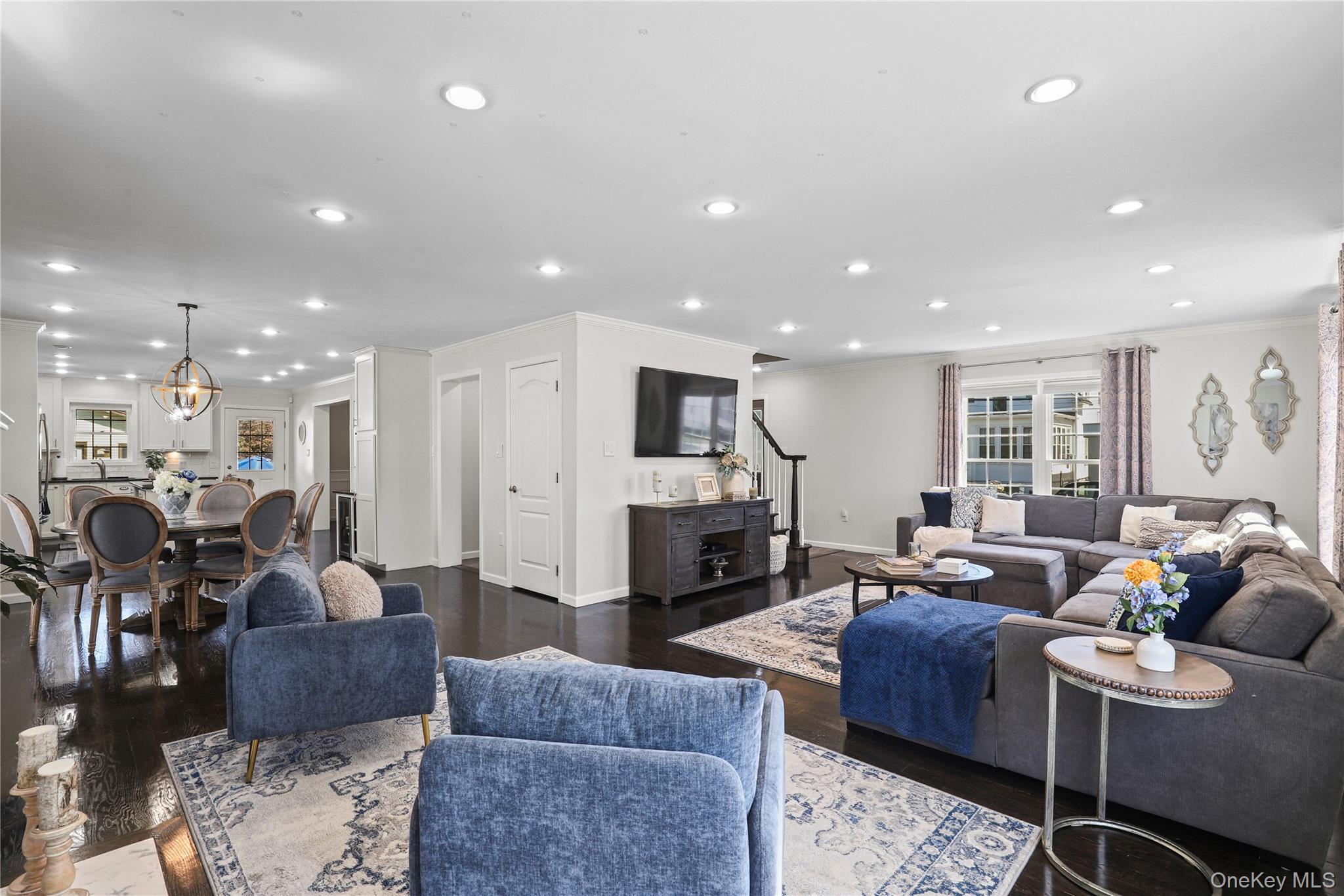 Pleasantville, New York, 10570, United States, 4 Bedrooms Bedrooms, ,3 BathroomsBathrooms,Residential,For Sale,1973864