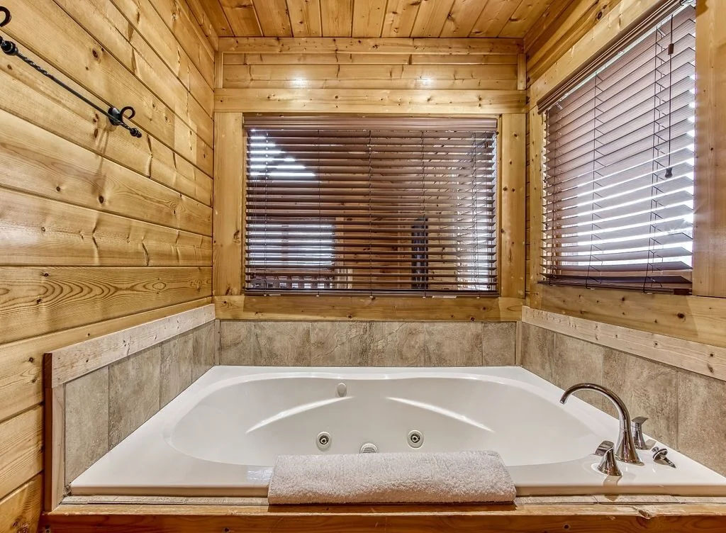 Sevierville, Tennessee, 37862, United States, 3 Bedrooms Bedrooms, ,3 BathroomsBathrooms,Residential,For Sale,1902970