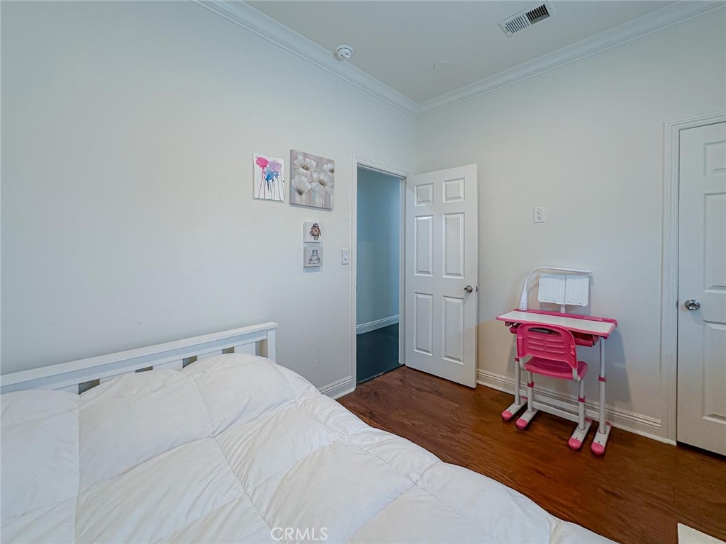 Los Angeles, California, 90043, United States, 3 Bedrooms Bedrooms, ,2 BathroomsBathrooms,Residential,For Sale,1981905