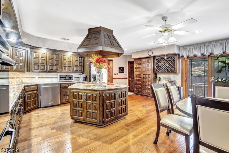 Nutley Twp., New Jersey, 07110, United States, 5 Bedrooms Bedrooms, ,4 BathroomsBathrooms,Residential,For Sale,1906796