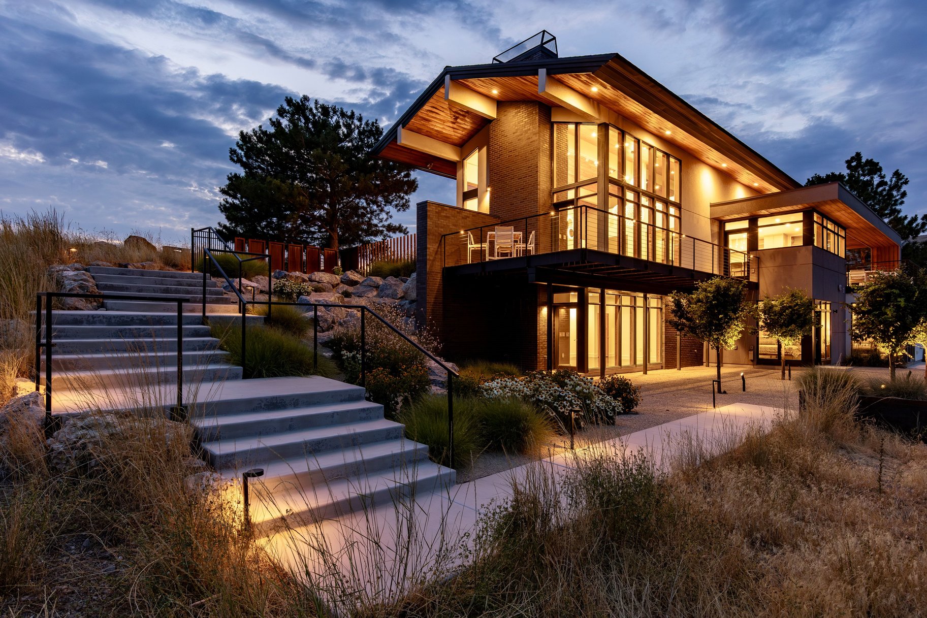  Stunning Contemporary Home with Commanding Views - 物件實景