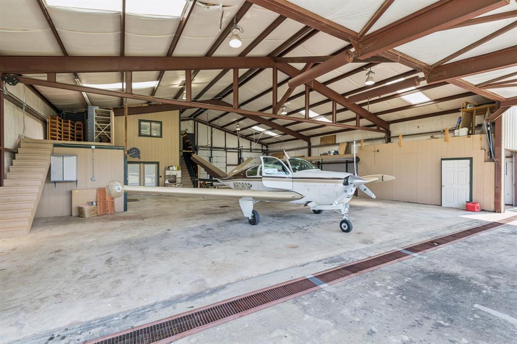 Pottsboro, Texas, 75076, United States, 3 Bedrooms Bedrooms, ,4 BathroomsBathrooms,Residential,For Sale,1949804