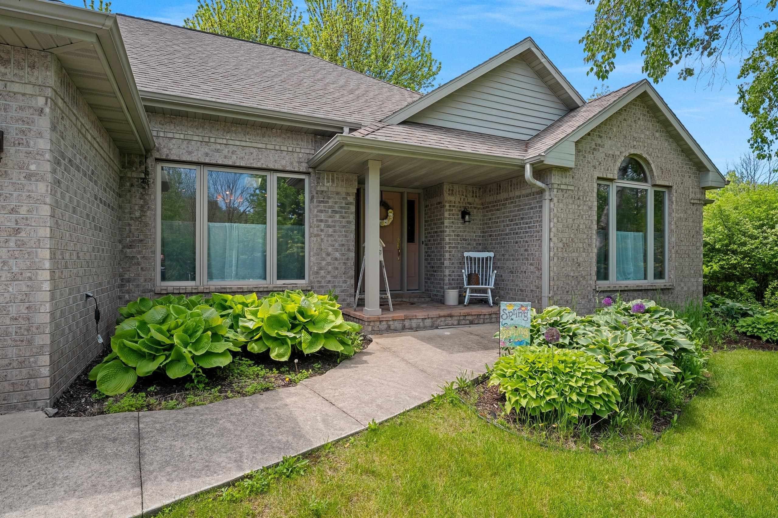 DE PERE, Wisconsin, 54115-9240, United States, 4 Bedrooms Bedrooms, ,4 BathroomsBathrooms,Residential,For Sale,2048017