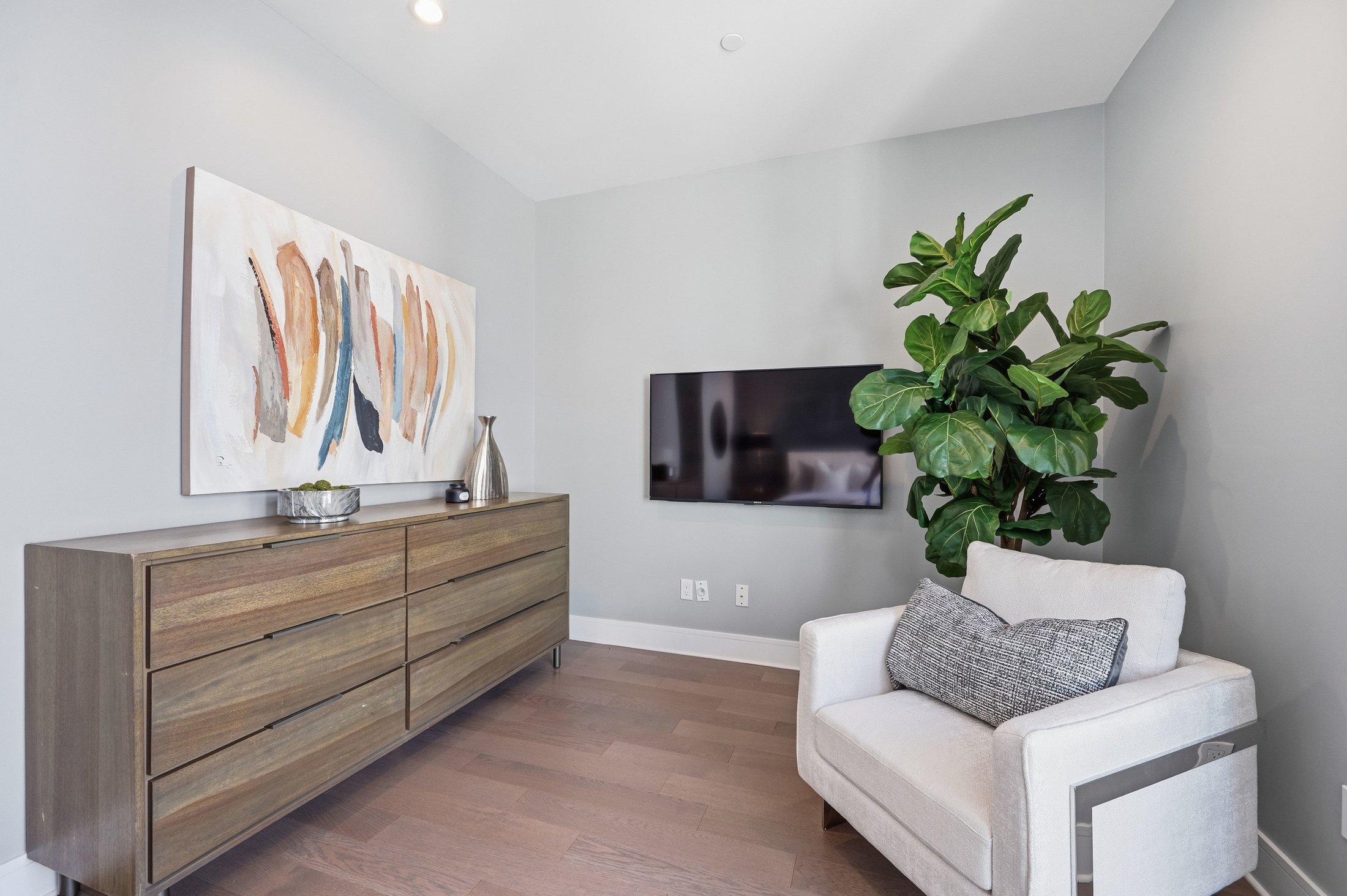  1400 North Fuller Avenue - 物件實景