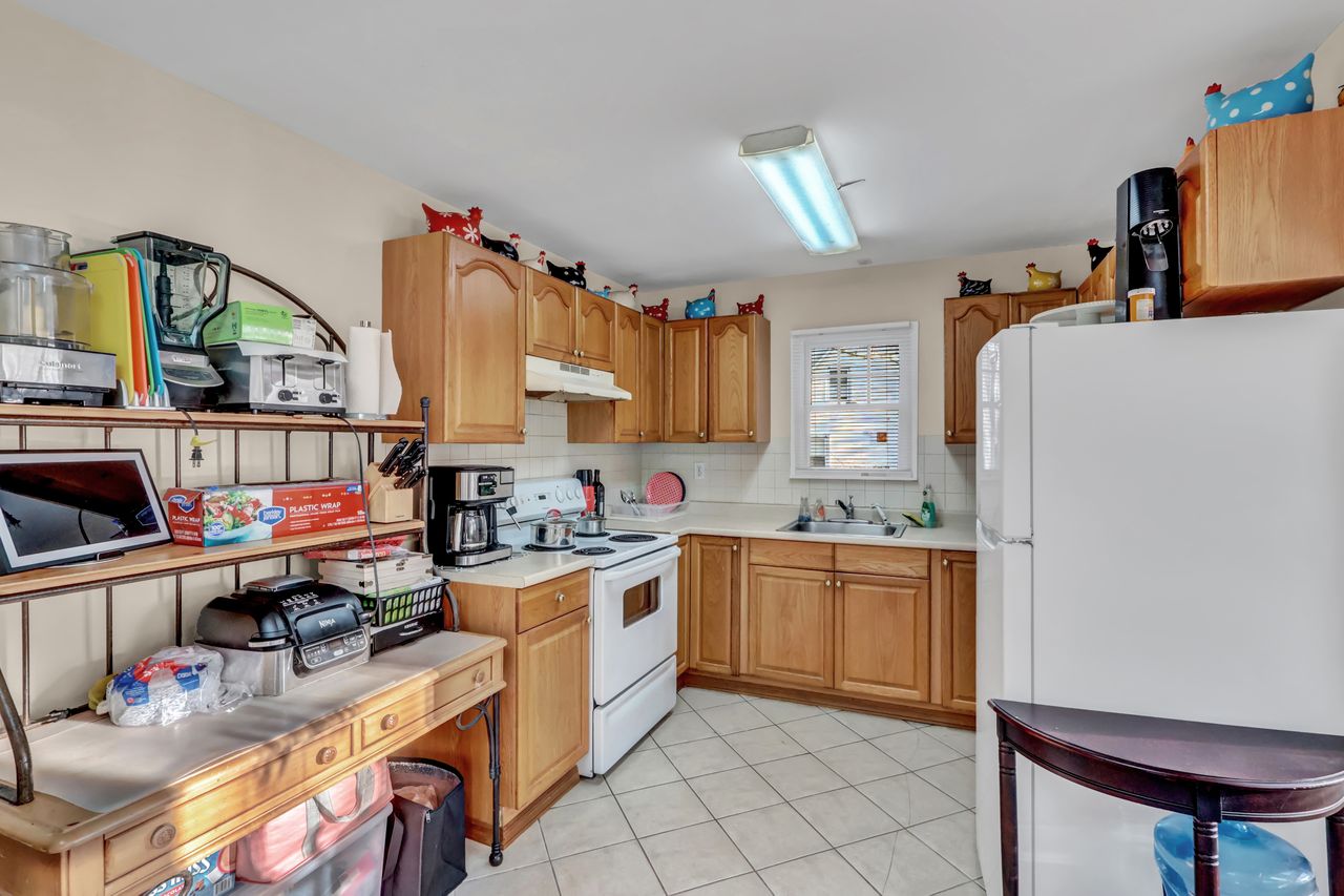 Eastport, New York, 11941, United States, 3 Bedrooms Bedrooms, ,3 BathroomsBathrooms,Residential,For Sale,2008841