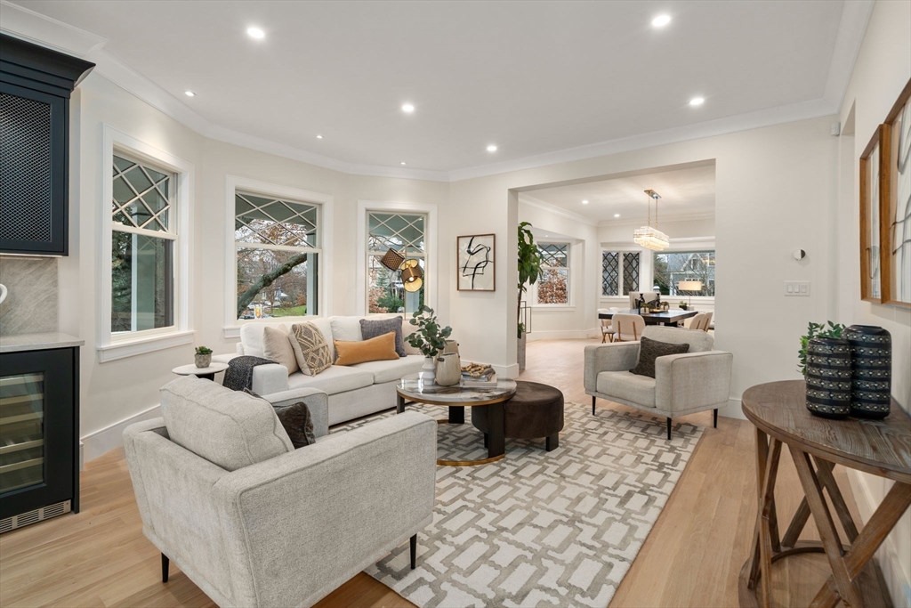 Newton, Massachusetts, 02465, United States, 6 Bedrooms Bedrooms, ,7 BathroomsBathrooms,Residential,For Sale,1995687