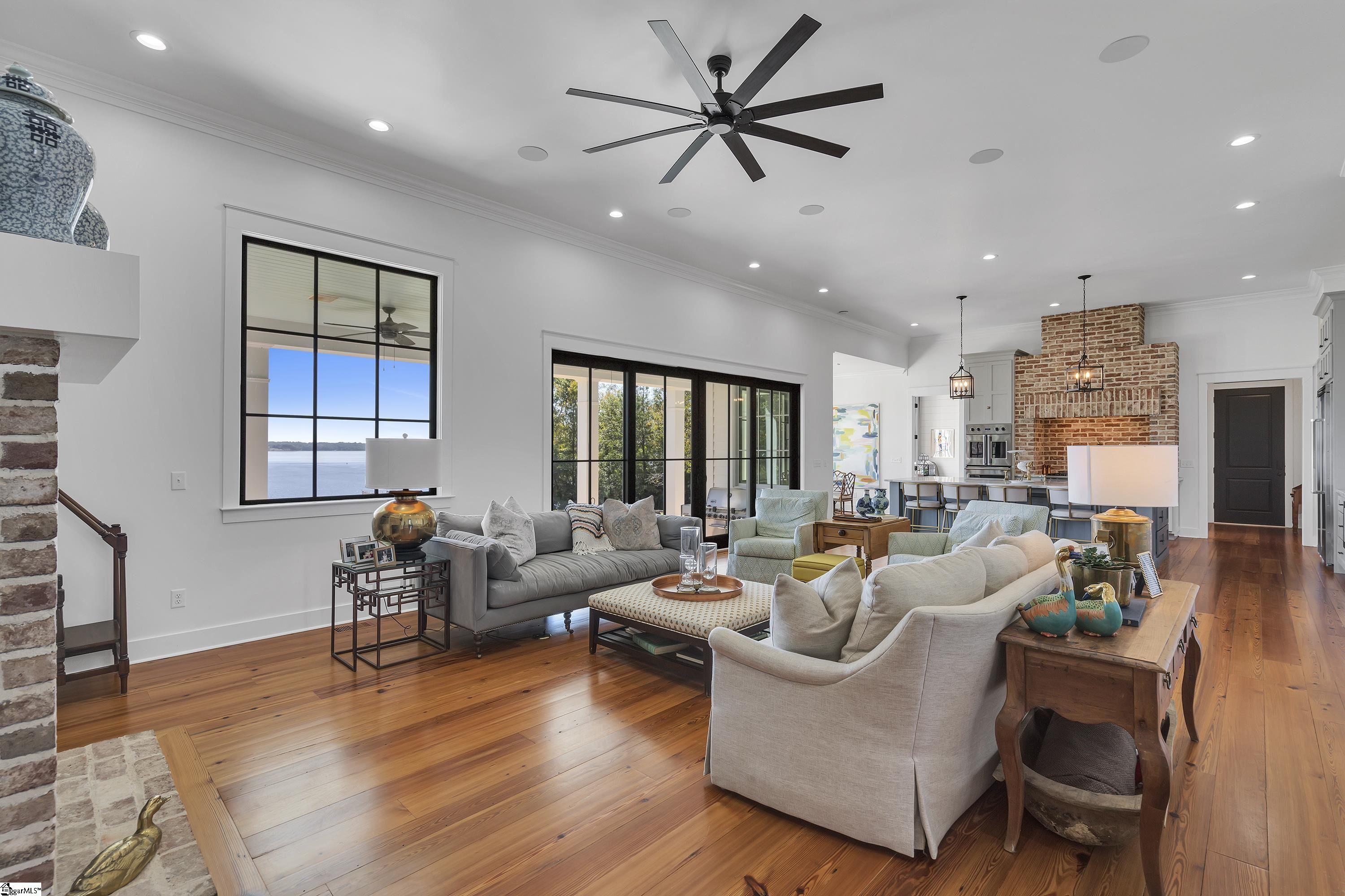 Townville, South Carolina, 29689, United States, 7 Bedrooms Bedrooms, ,7 BathroomsBathrooms,Residential,For Sale,1995910