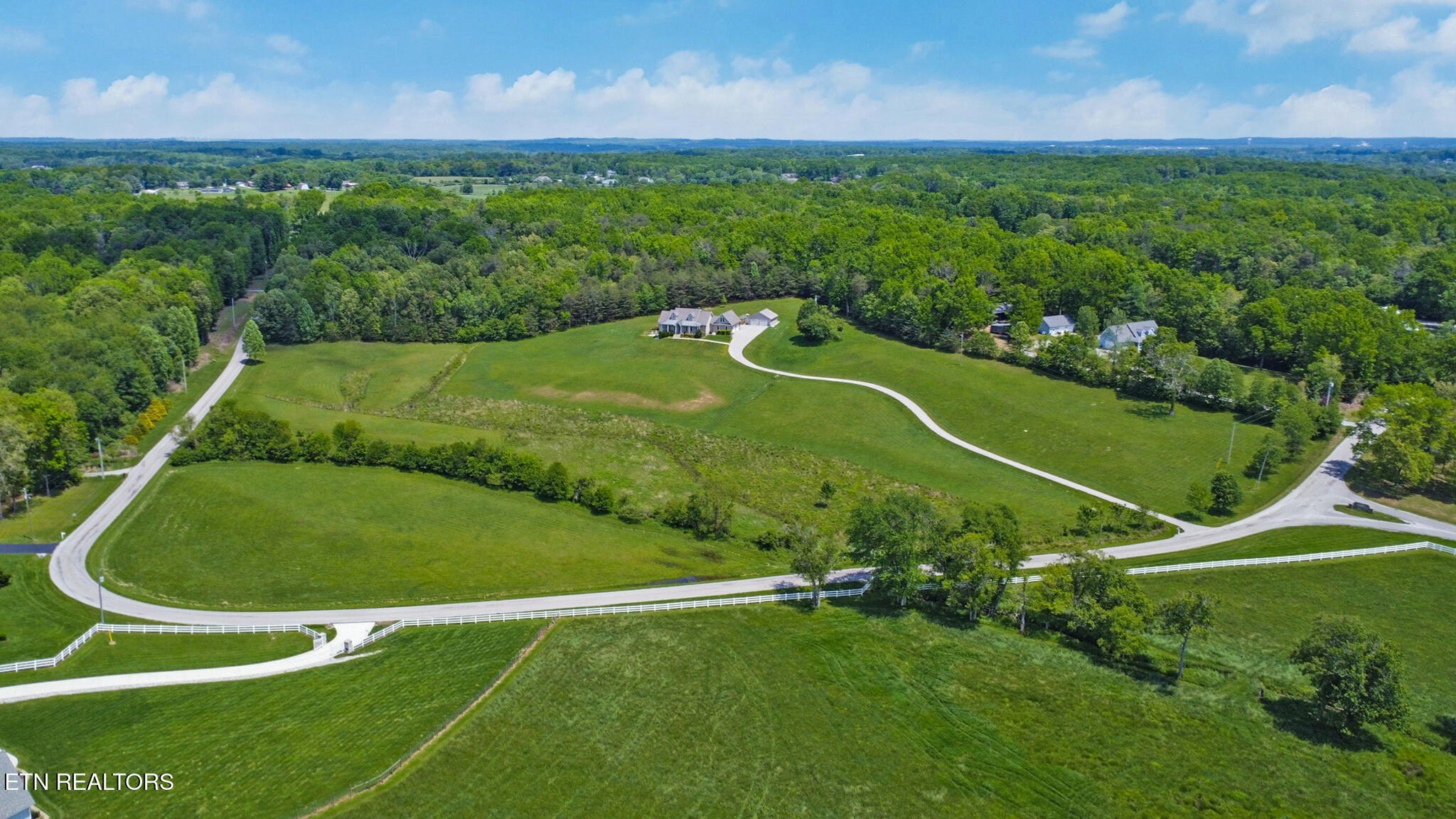 Crossville, Tennessee, 38555, United States, 3 Bedrooms Bedrooms, ,4 BathroomsBathrooms,Residential,For Sale,1977944