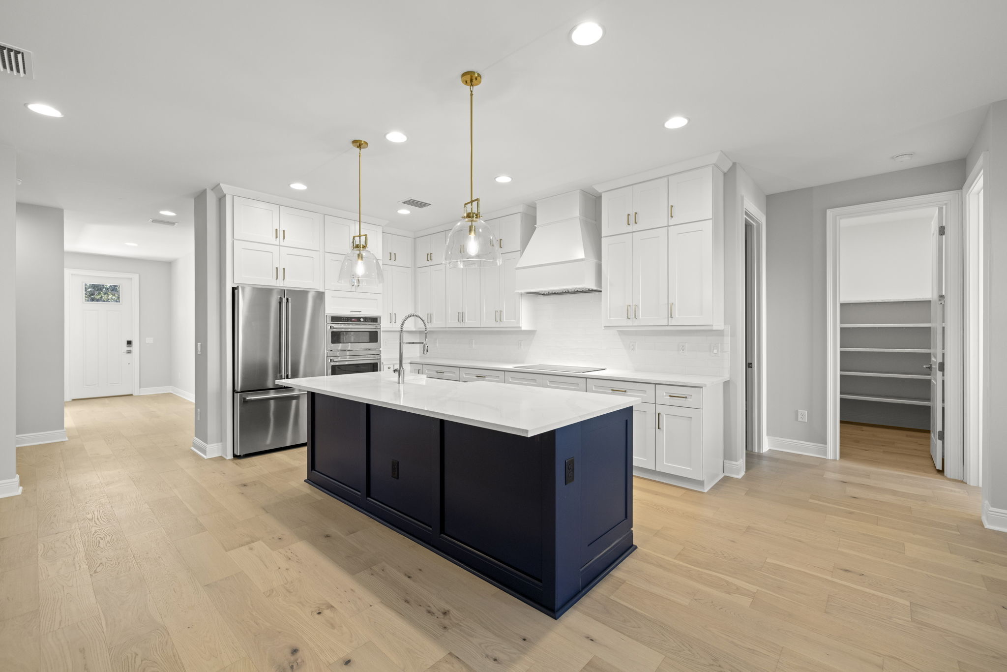 Tampa, Florida, 33629, United States, 4 Bedrooms Bedrooms, ,5 BathroomsBathrooms,Residential,For Sale,1986126