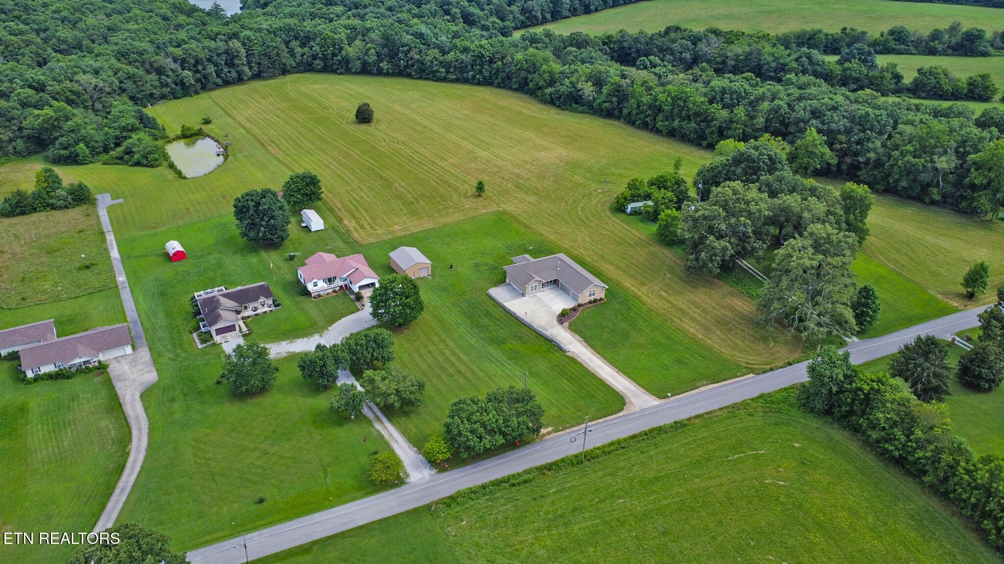 Crossville, Tennessee, 38555, United States, 3 Bedrooms Bedrooms, ,3 BathroomsBathrooms,Residential,For Sale,1921261