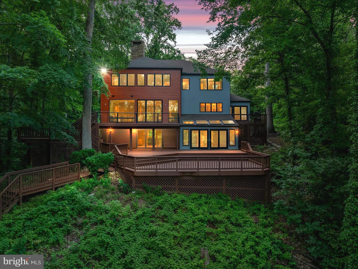 Annapolis, Maryland, 21401, United States, 5 Bedrooms Bedrooms, ,5 BathroomsBathrooms,Residential,For Sale,1895873
