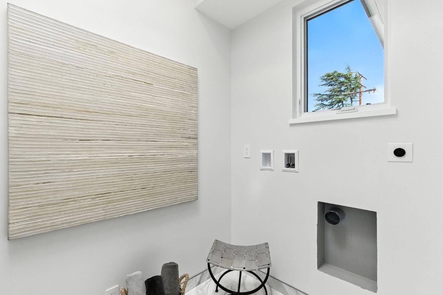 Palo Alto, California, 94303, United States, 4 Bedrooms Bedrooms, ,5 BathroomsBathrooms,Residential,For Sale,1906712