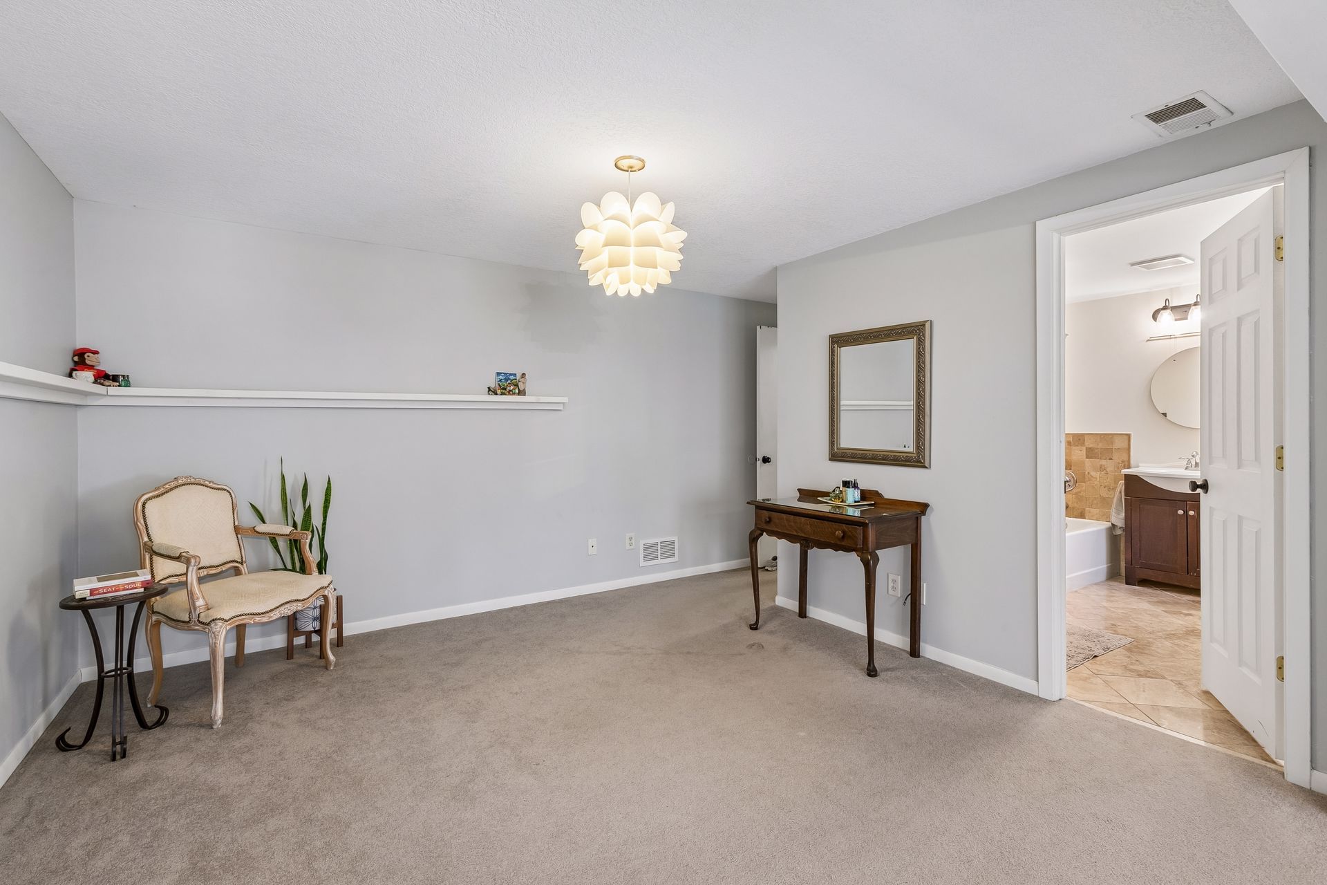  Resort-Style Living with Spectacular Pool and Thoughtfully Designed Spaces - 物件實景