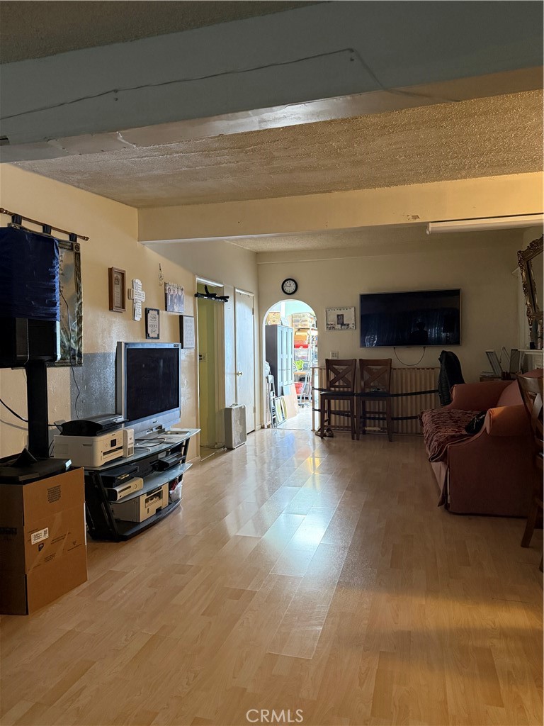 SUN VALLEY, California, 91352, United States, 4 Bedrooms Bedrooms, ,3 BathroomsBathrooms,Residential,For Sale,1837178