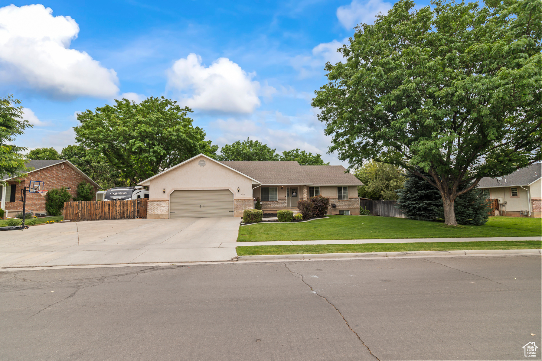 Richfield, Utah, 84701, United States, 6 Bedrooms Bedrooms, ,4 BathroomsBathrooms,Residential,For Sale,1885344