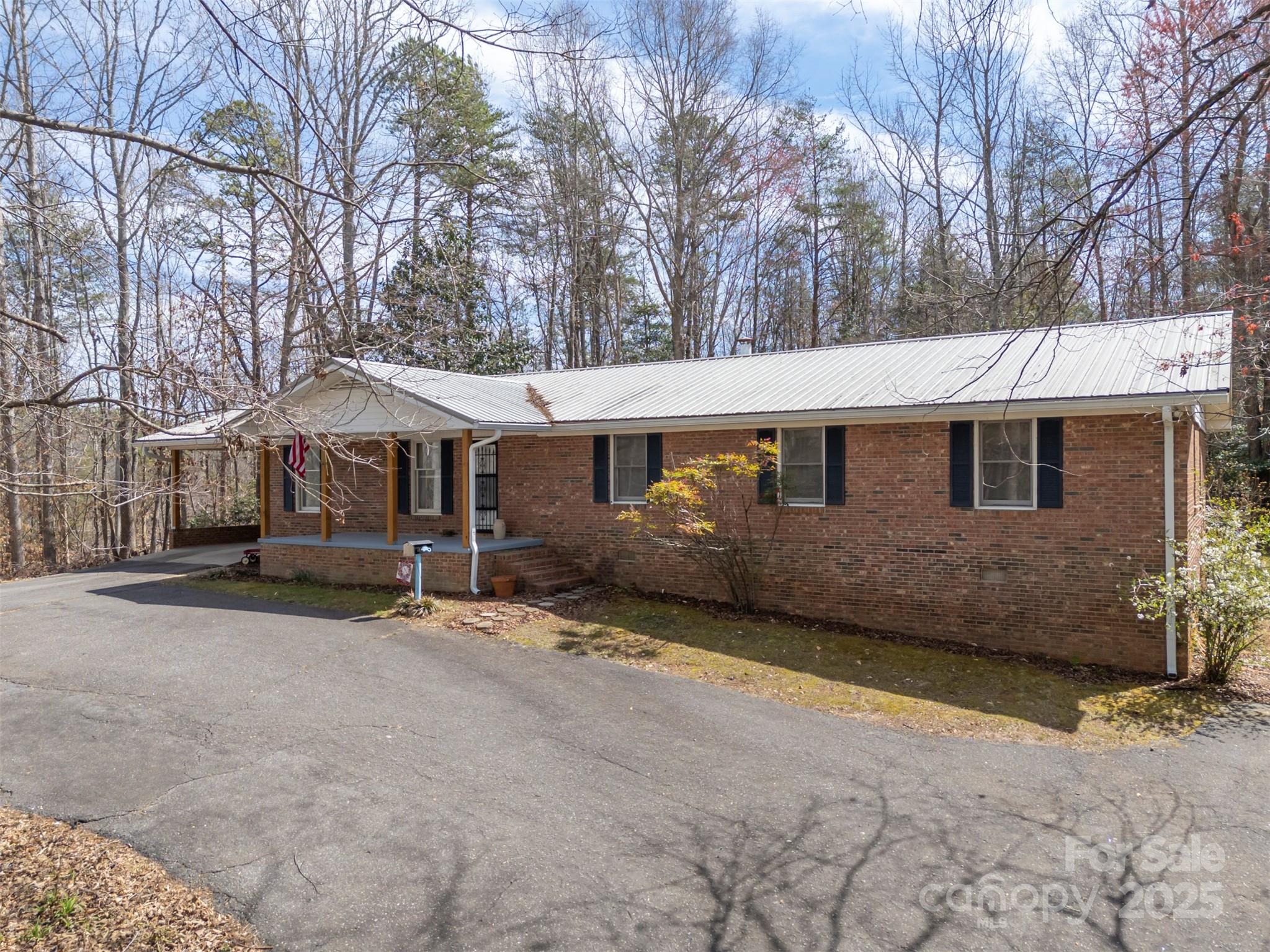 Rutherfordton, North Carolina, 28139, United States, 3 Bedrooms Bedrooms, ,2 BathroomsBathrooms,Residential,For Sale,1932677