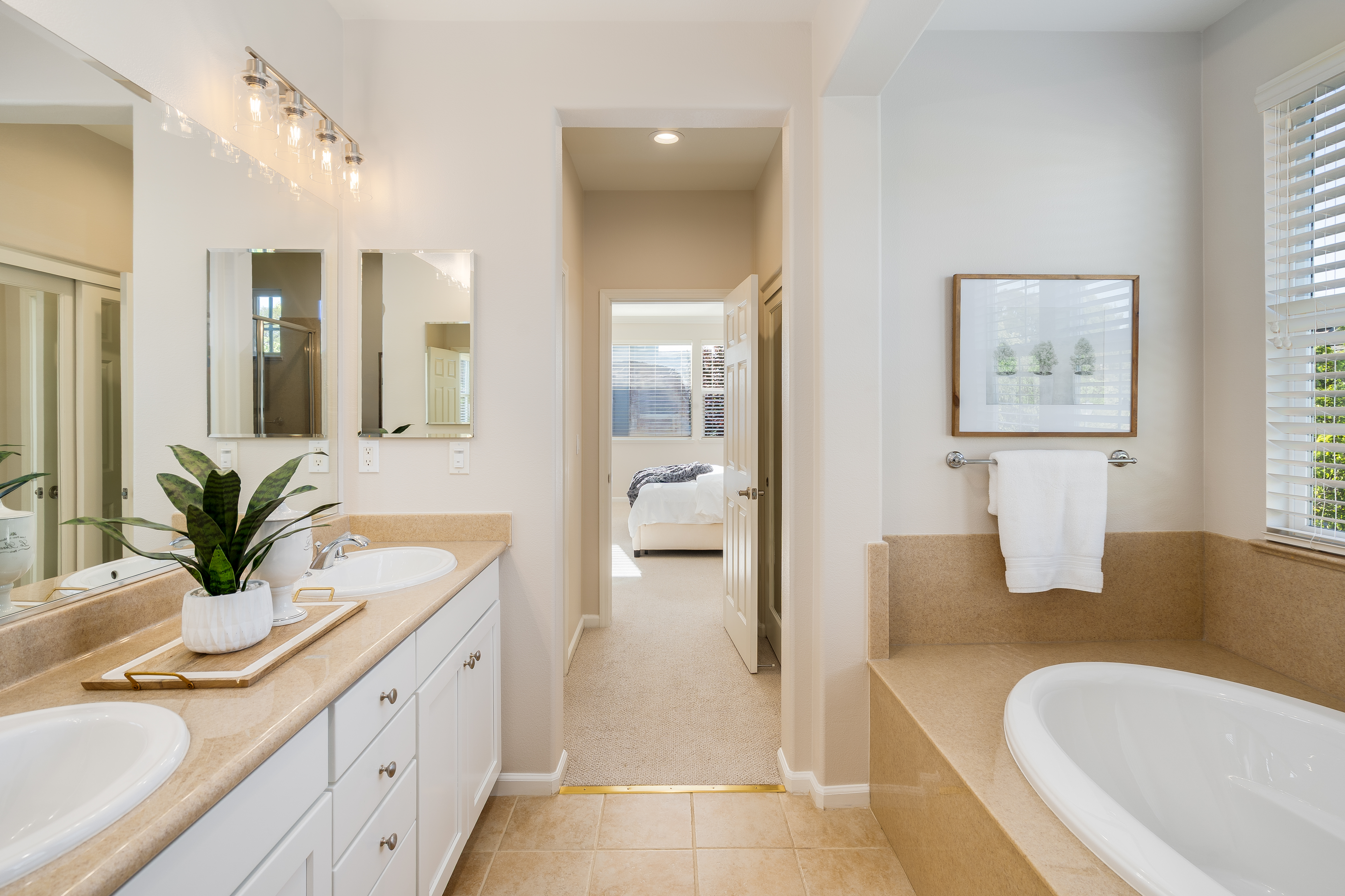  Monterosso Elegance on a Premier Corner Lot - 物件實景