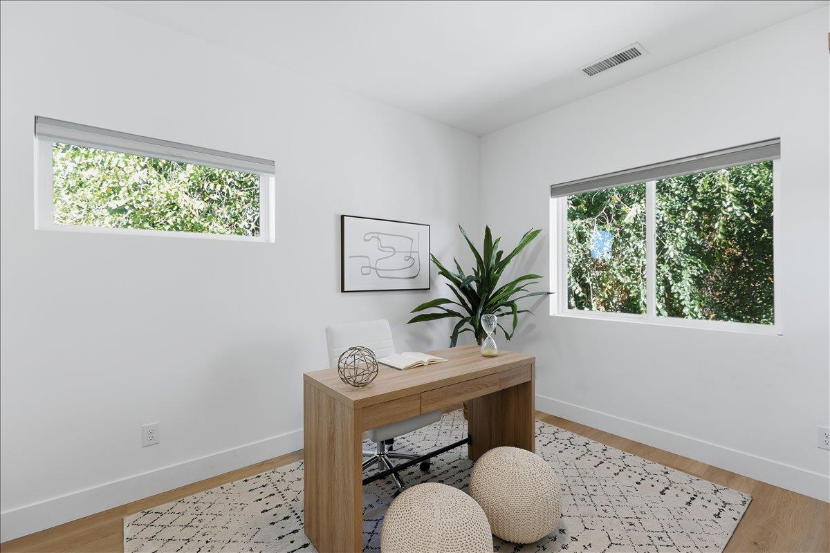 Mountain View, California, 94043, United States, 4 Bedrooms Bedrooms, ,4 BathroomsBathrooms,Residential,For Sale,1989678