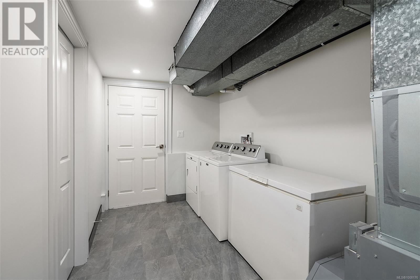 SIDNEY, British Columbia, V8L 2T6, CA, 3 Bedrooms Bedrooms, ,2 BathroomsBathrooms,Residential,For Sale,1906024