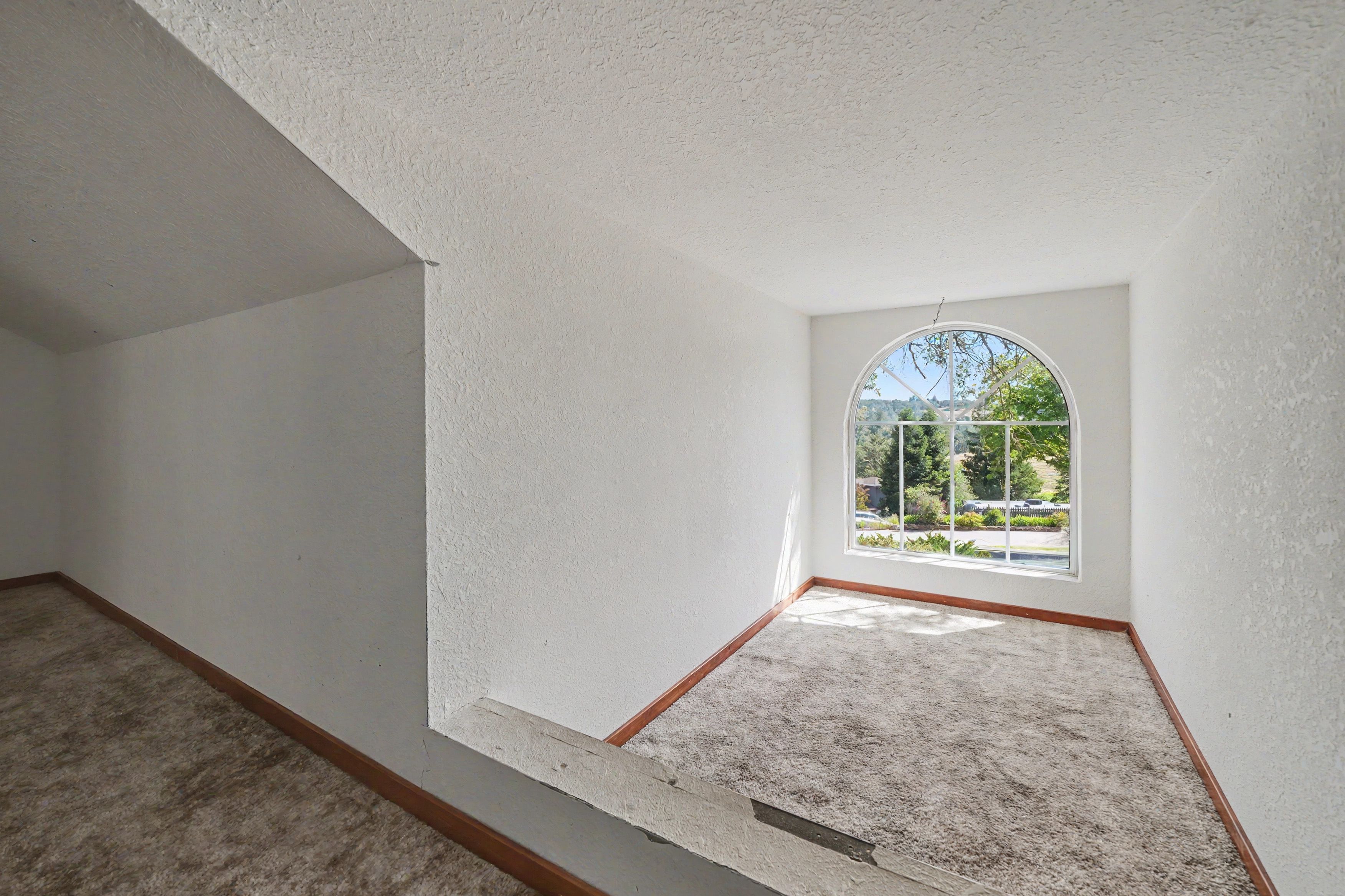  Spacious Sutter Creek Home with Hillside Views and Endless Potential - 物件實景