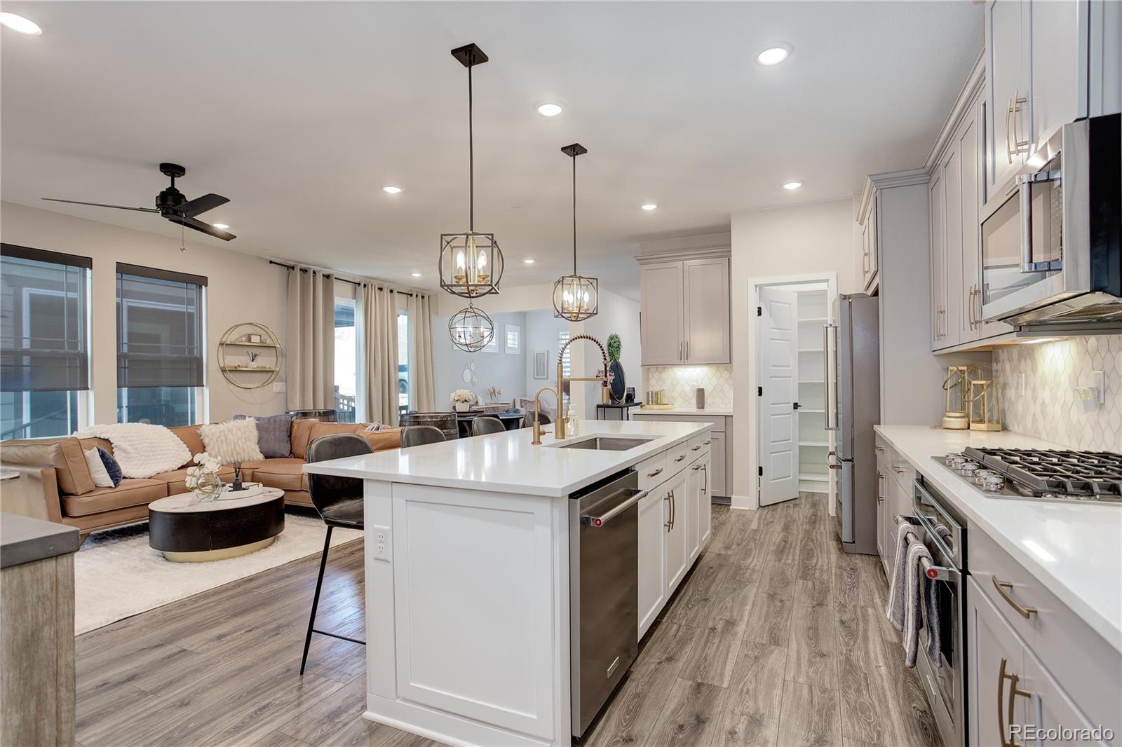 Castle Pines, Colorado, 80108, United States, 3 Bedrooms Bedrooms, ,2 BathroomsBathrooms,Residential,For Sale,1865426