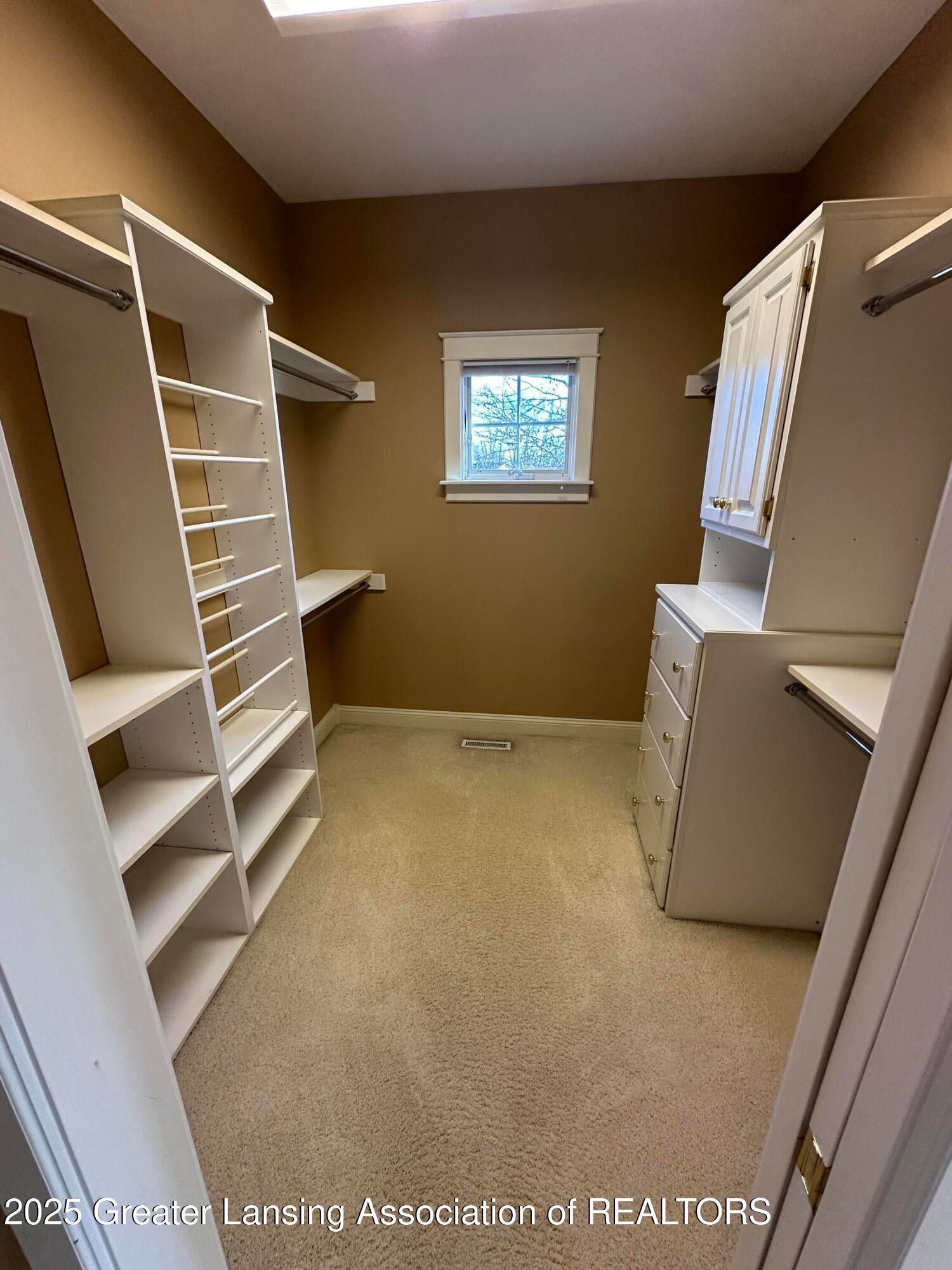 Lansing, Michigan, 48917, United States, 3 Bedrooms Bedrooms, ,4 BathroomsBathrooms,Residential,For Sale,1995579