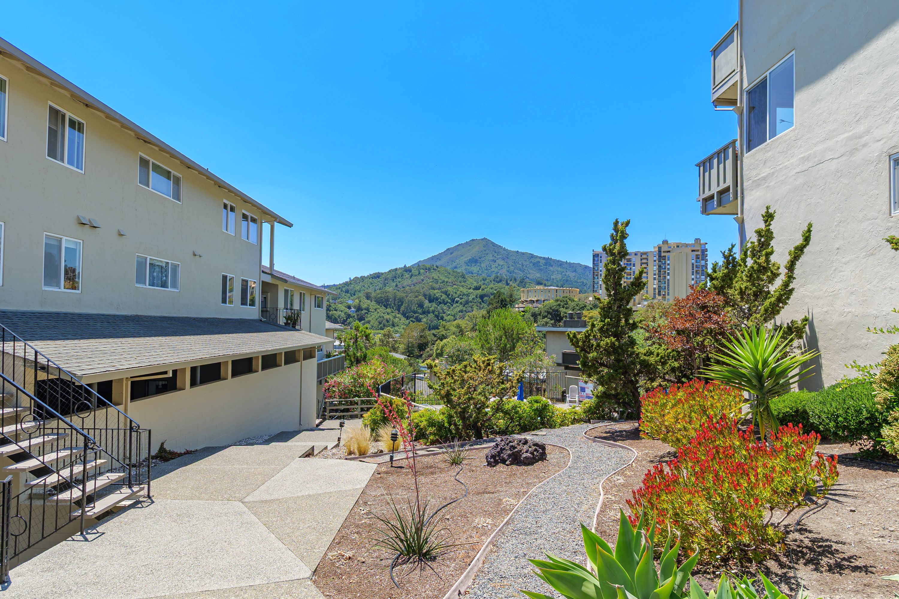  The Ultimate Penthouse Retreat with Views, Privacy, and Peace. - 物件實景