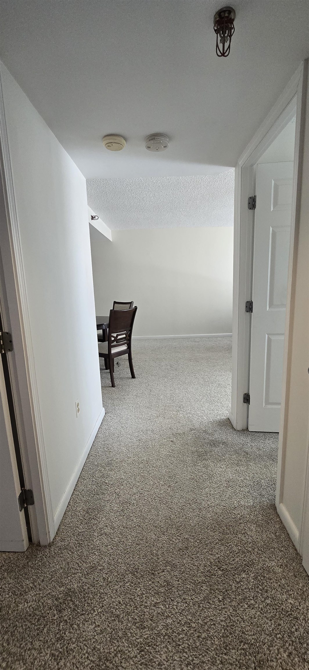 Portsmouth, New Hampshire, 03801, United States, 2 Bedrooms Bedrooms, ,1 BathroomBathrooms,Residential,For Sale,1838019
