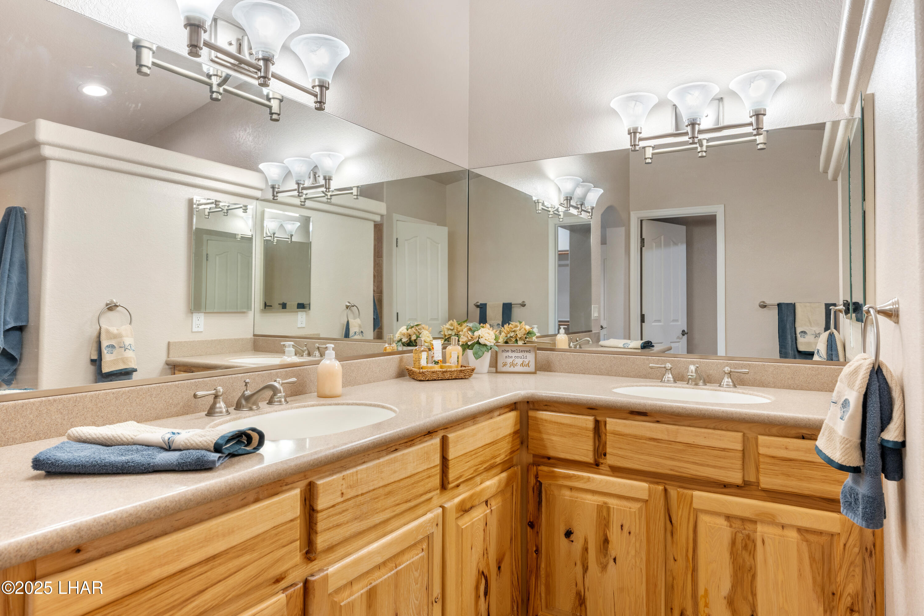 Lake Havasu City, Arizona, 86404, United States, 3 Bedrooms Bedrooms, ,1 BathroomBathrooms,Residential,For Sale,1967862