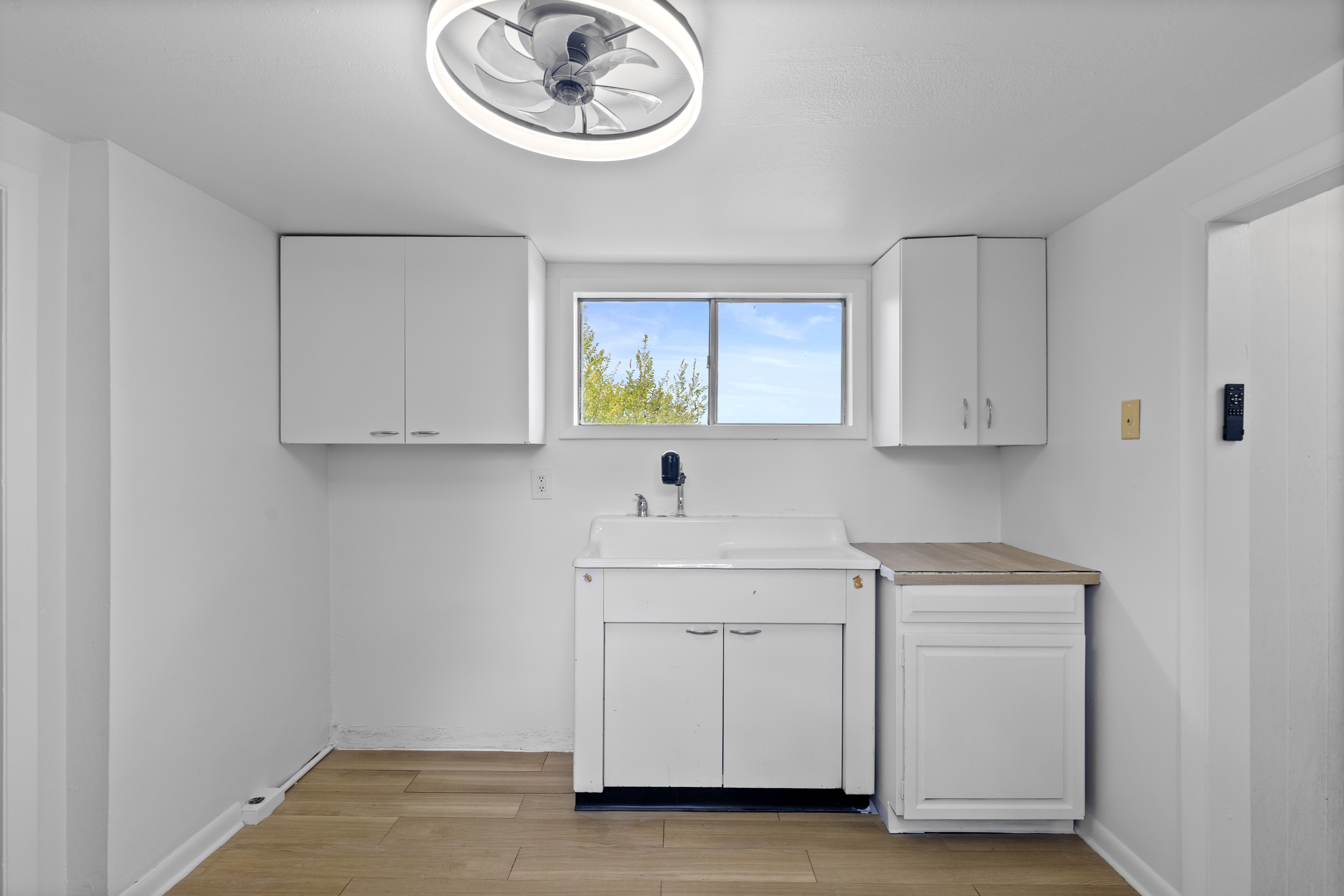  Wheat Ridge Home with Detached Garage and Flexible Upper Suite - 物件實景