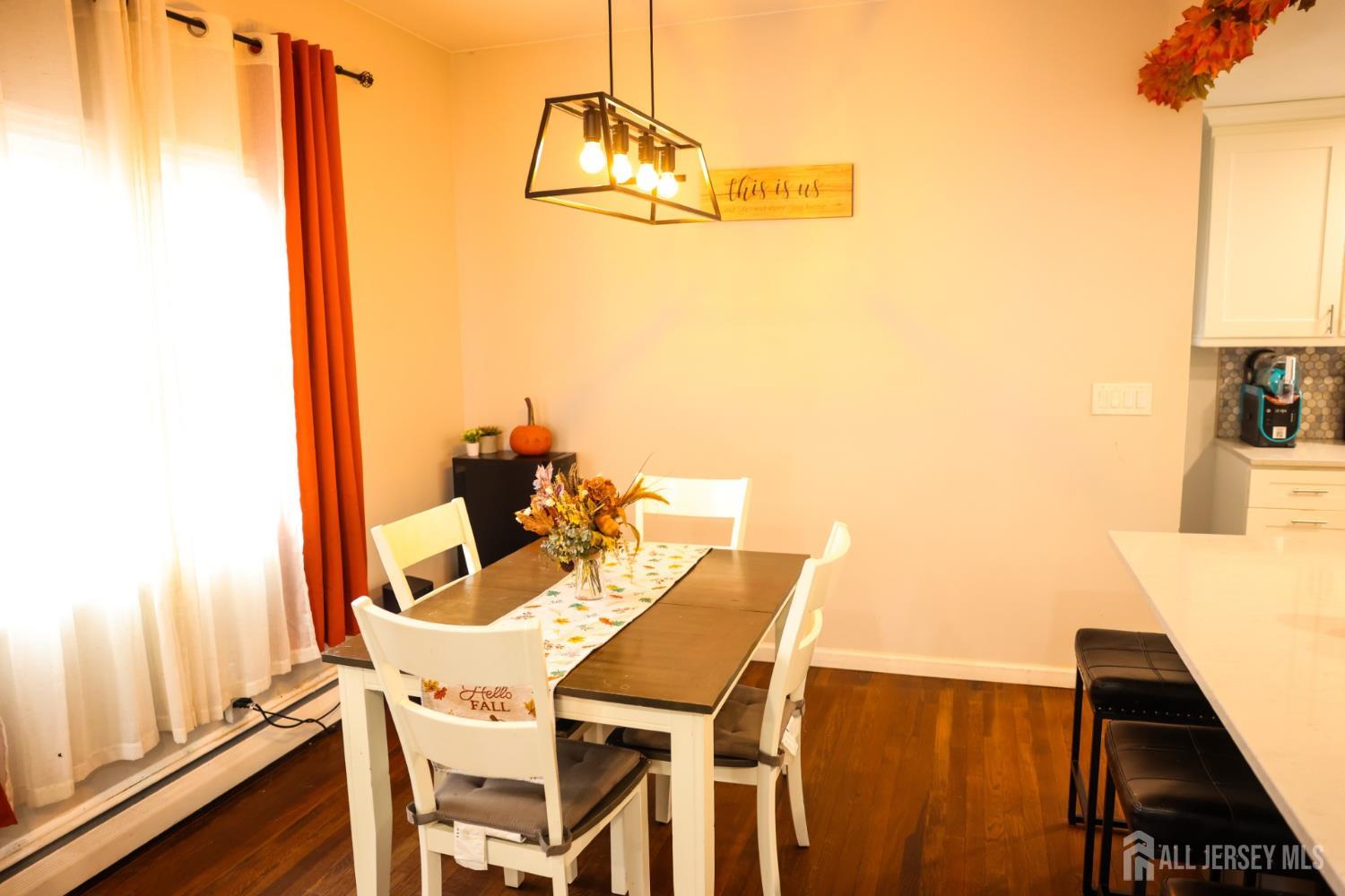 Fords, New Jersey, 08863, United States, 4 Bedrooms Bedrooms, ,2 BathroomsBathrooms,Residential,For Sale,2000605