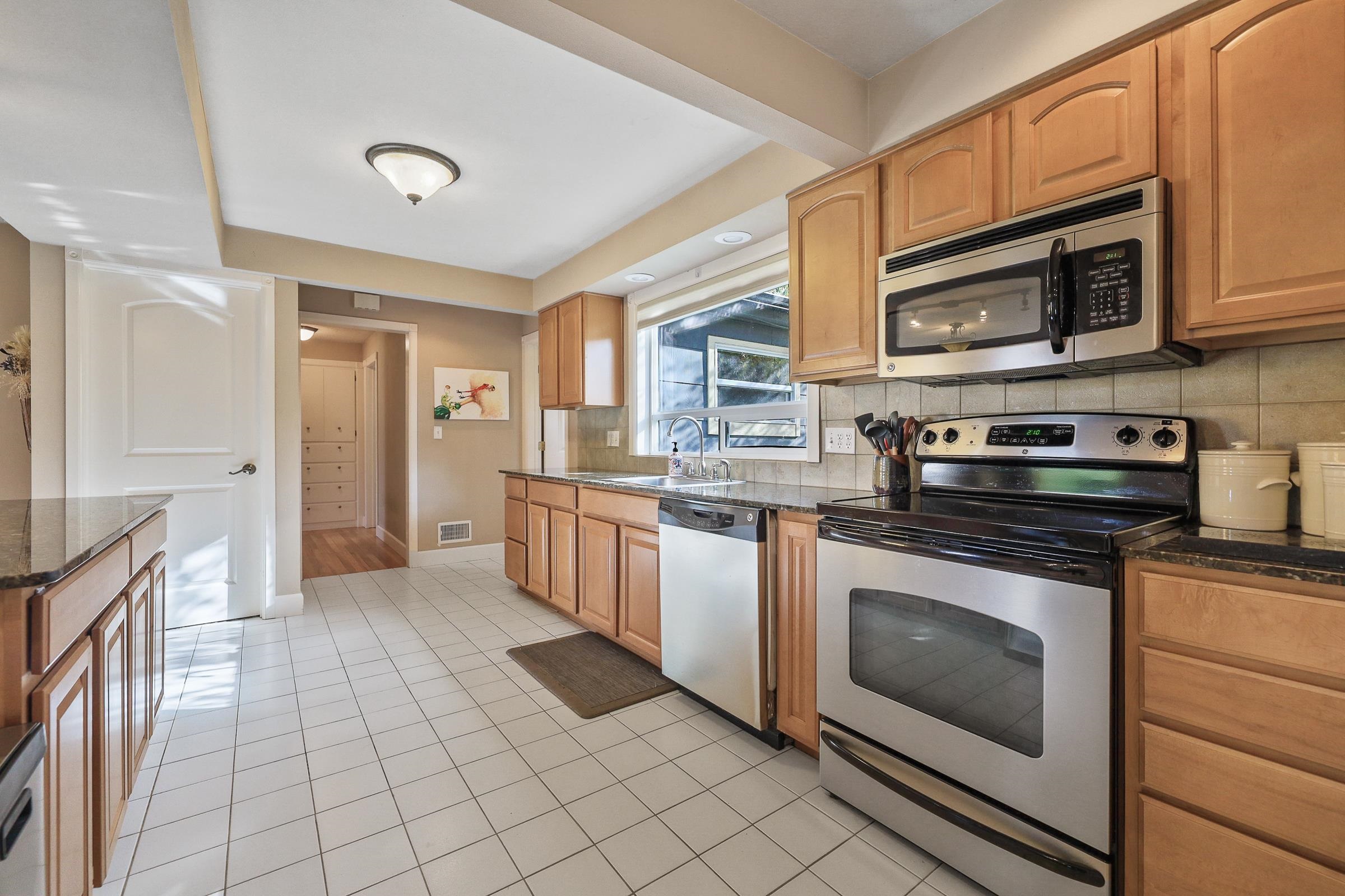 Spokane, Washington, 99203, United States, 4 Bedrooms Bedrooms, ,3 BathroomsBathrooms,Residential,For Sale,1827628