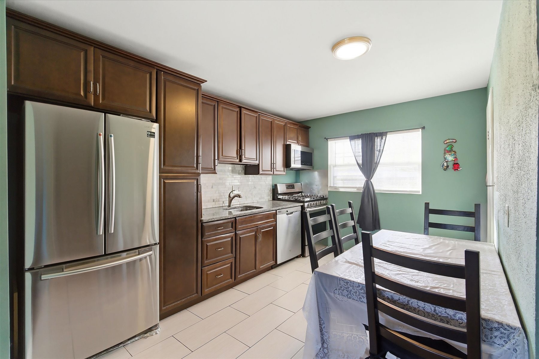  1708 Princeton Ave, Lawrence - 物件實景