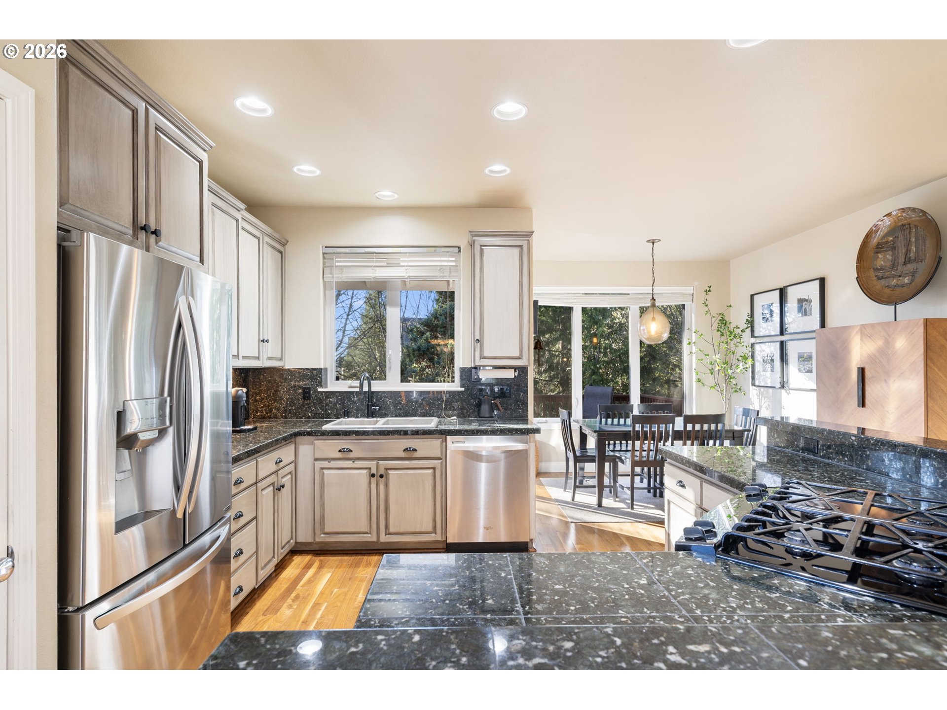 Portland, Oregon, 97229, United States, 2 Bedrooms Bedrooms, ,2 BathroomsBathrooms,Residential,For Sale,2008521