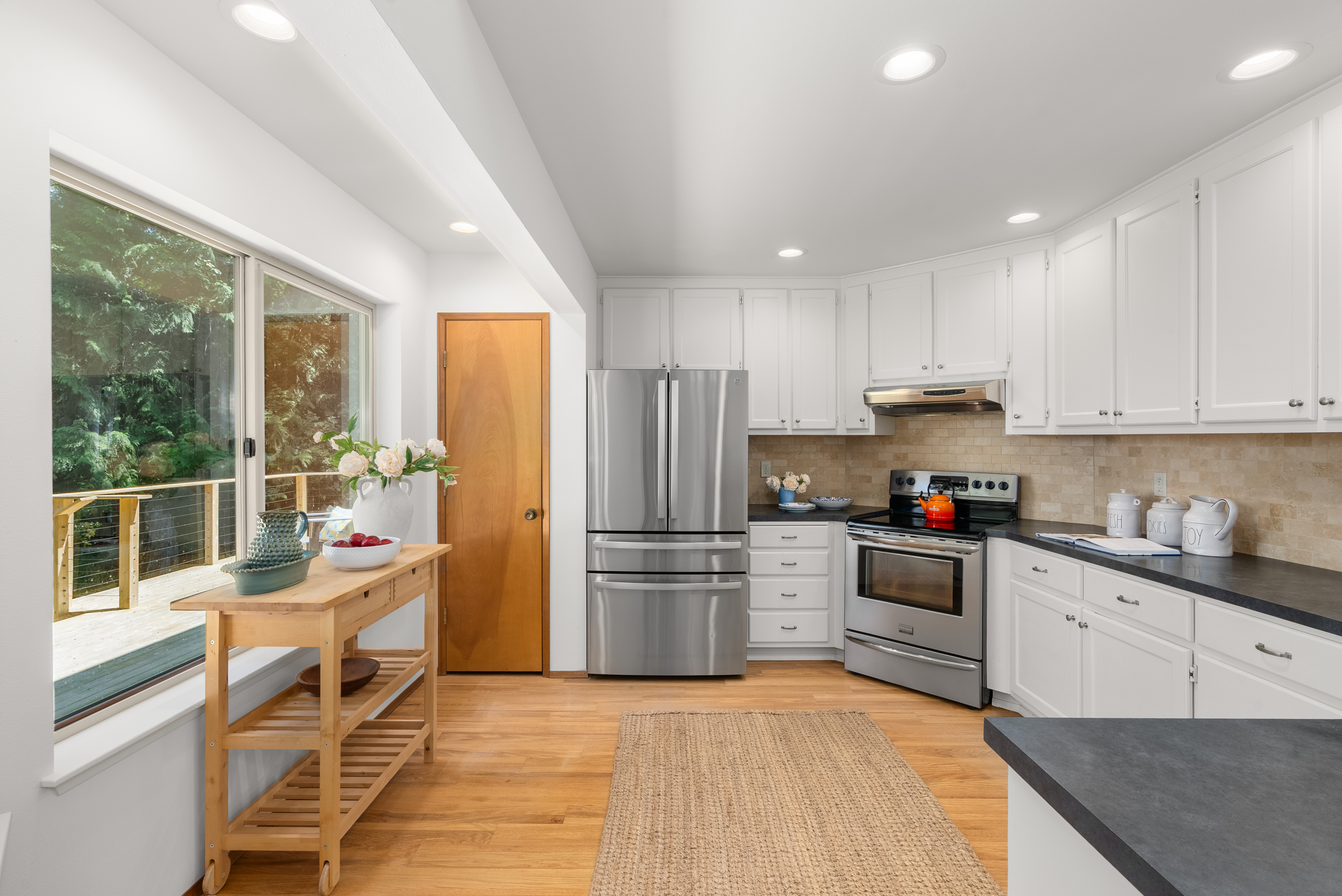  10109 NE Knight Rd, Bainbridge Island, WA 98110 - 物件實景