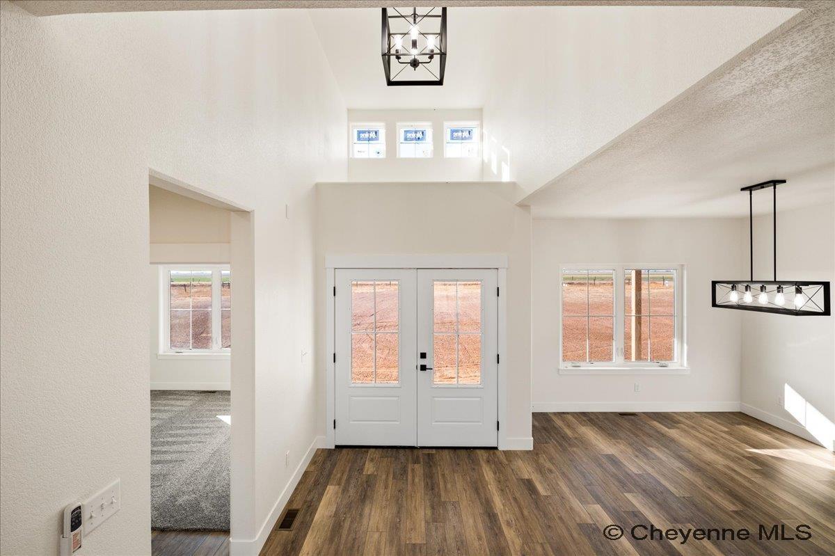 Cheyenne, Wyoming, 82009, United States, 3 Bedrooms Bedrooms, ,2 BathroomsBathrooms,Residential,For Sale,1875233
