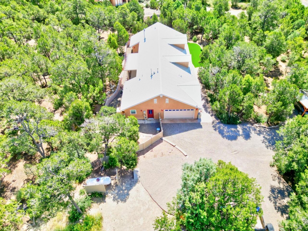 Tijeras, New Mexico, 87059, United States, 3 Bedrooms Bedrooms, ,2 BathroomsBathrooms,Residential,For Sale,1924821