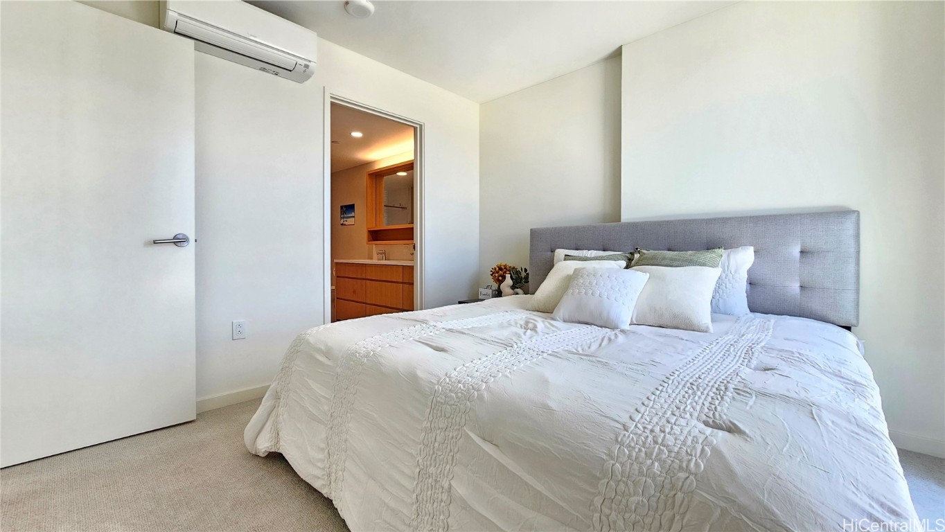 Honolulu, Hawaii, 96814, United States, 2 Bedrooms Bedrooms, ,2 BathroomsBathrooms,Residential,For Sale,1699927