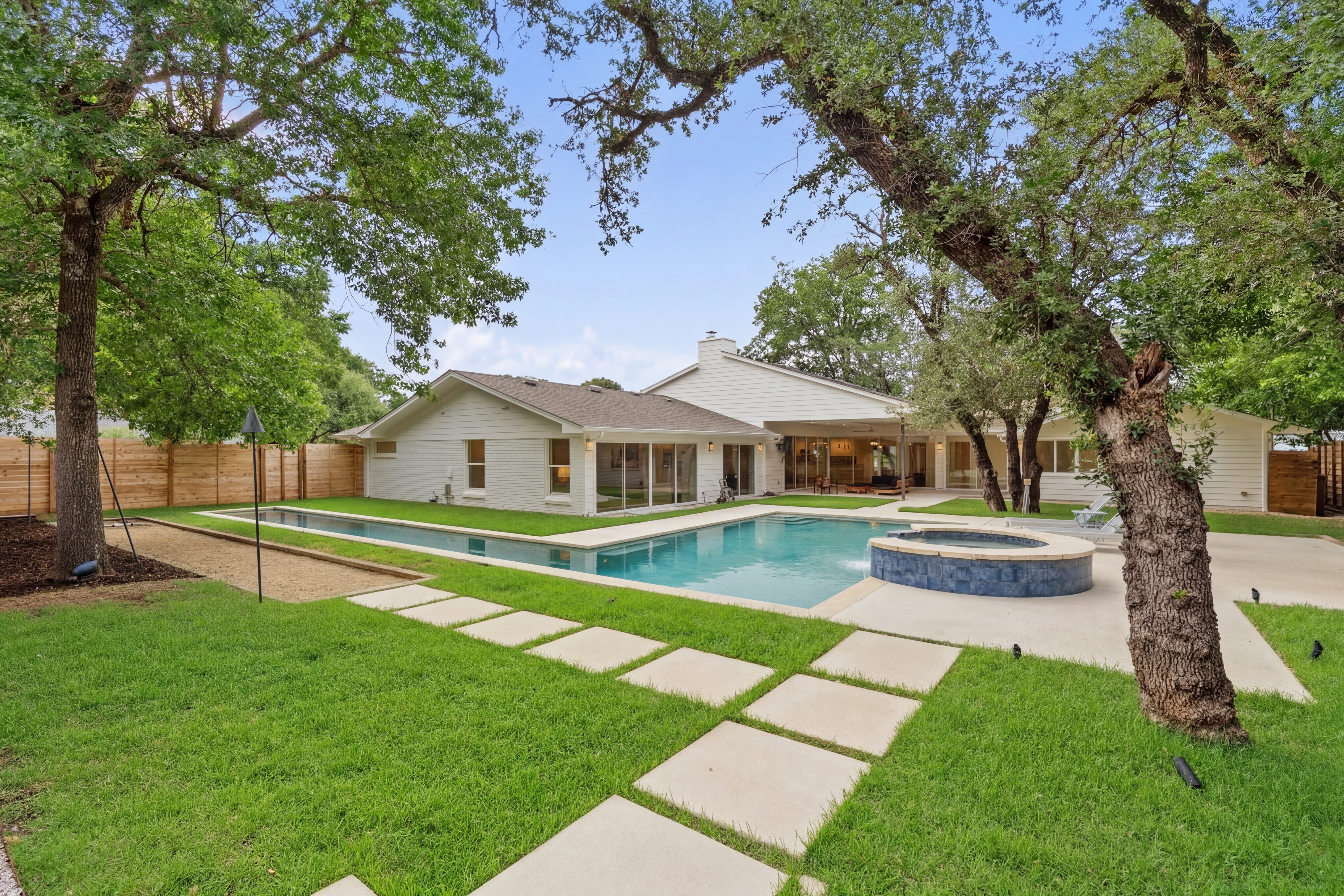  Midcentury Modern NW Hills Off Market - Lap Pool, Huge Windows, Renovated - 物件實景