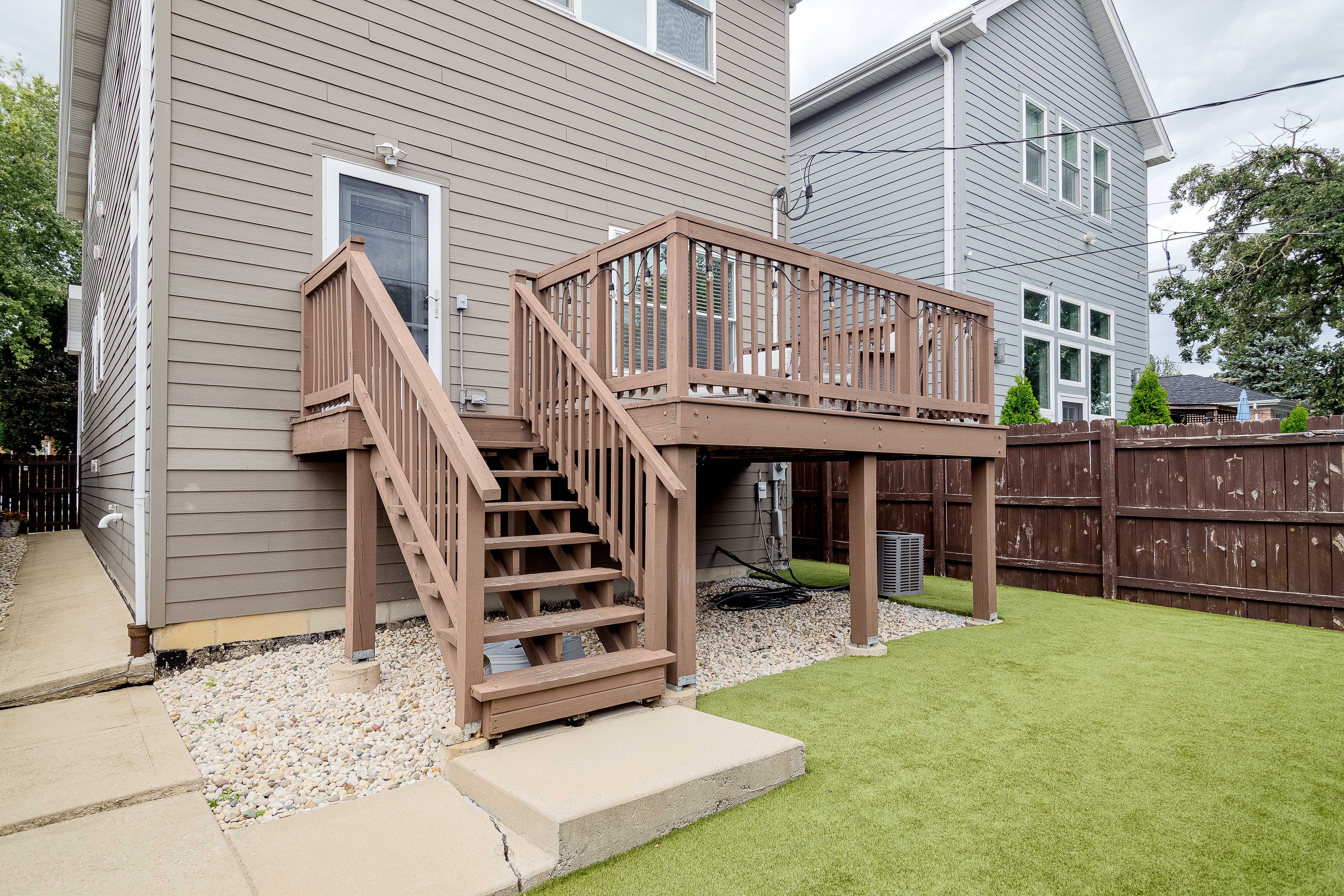  Spacious 2014-Built Single Family Home on an Extra-Wide 30