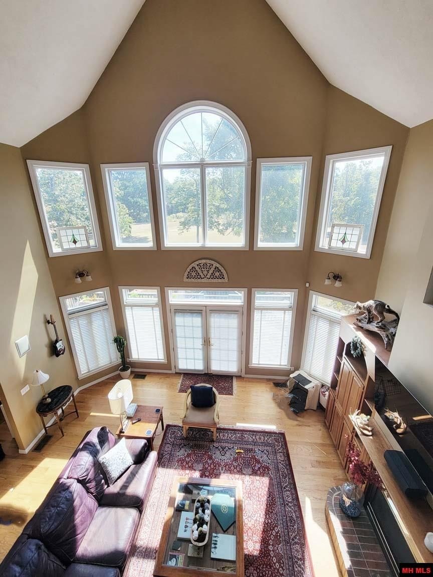 Mountain Home, Arkansas, 72653, United States, 4 Bedrooms Bedrooms, ,5 BathroomsBathrooms,Residential,For Sale,1981288