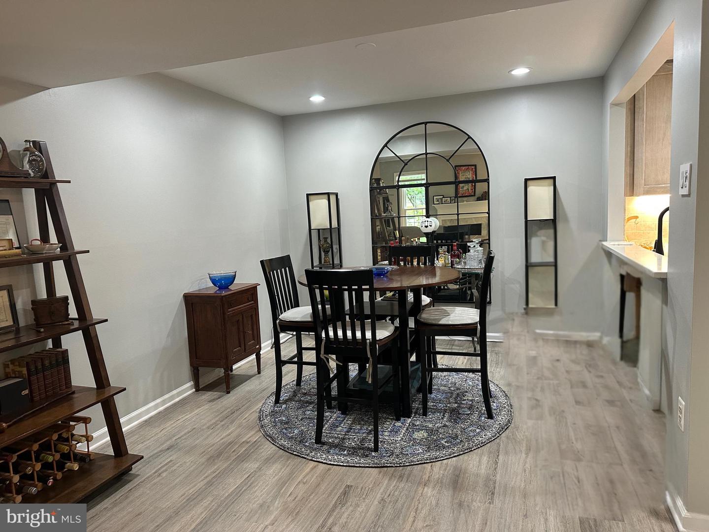 Rockville, Maryland, 20852, United States, 2 Bedrooms Bedrooms, ,2 BathroomsBathrooms,Residential,For Sale,1895533