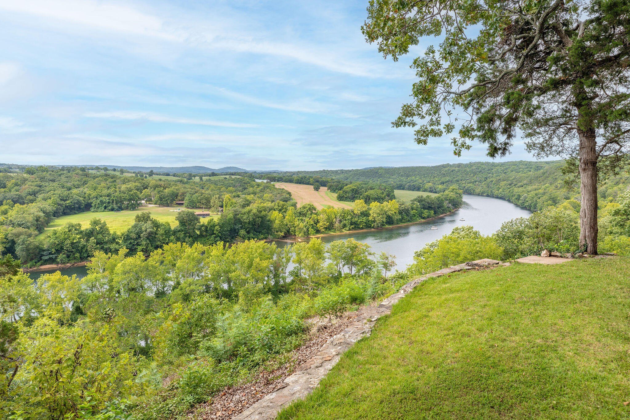 Branson, Missouri, 65616, United States, 3 Bedrooms Bedrooms, ,2 BathroomsBathrooms,Residential,For Sale,1976730