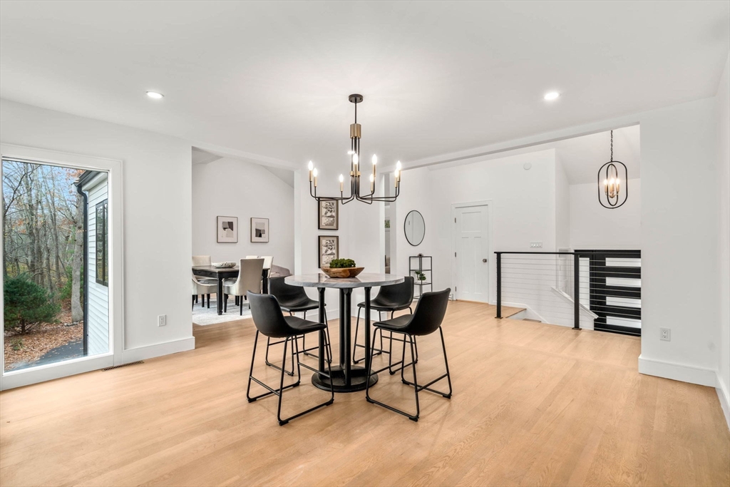 Weston, Massachusetts, 02493, United States, 4 Bedrooms Bedrooms, ,5 BathroomsBathrooms,Residential,For Sale,1989089