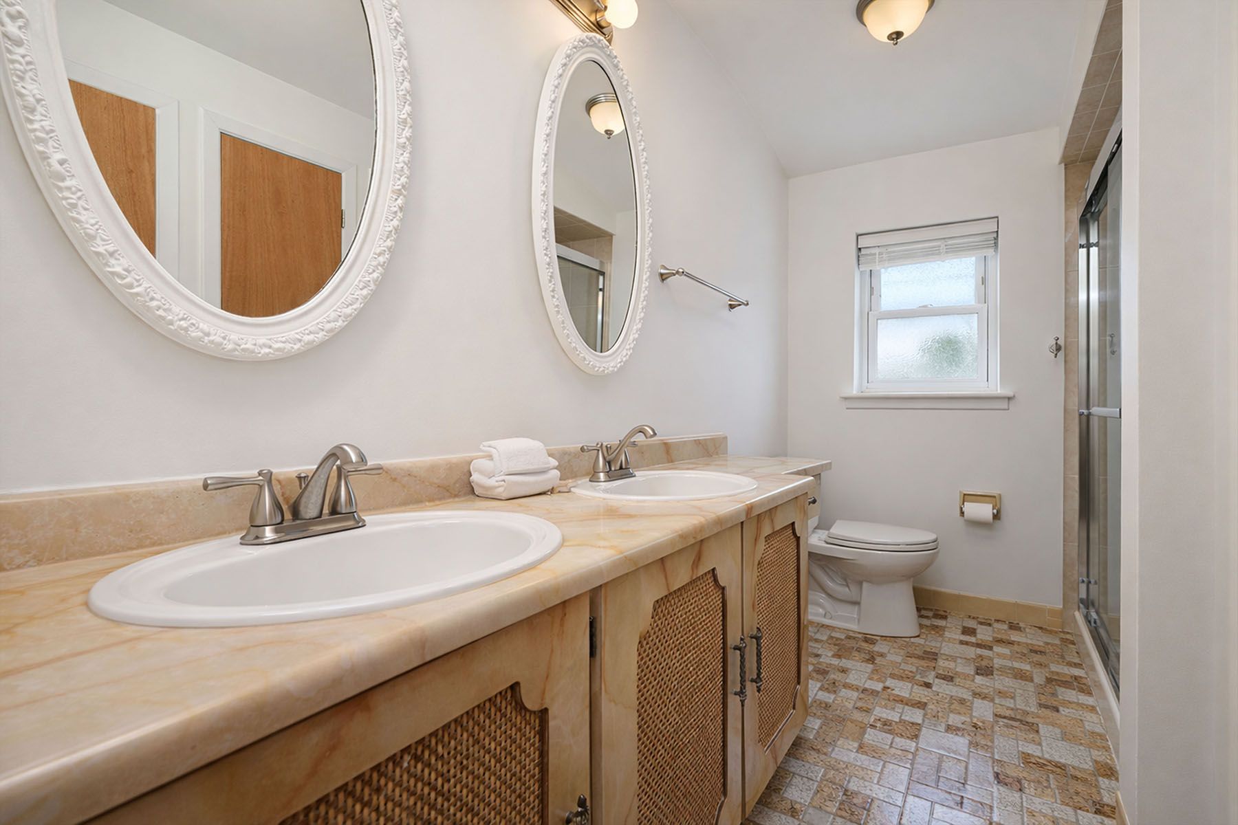  58 Kingsbridge Avenue, Bulls Head, NY 10314 - 物件實景