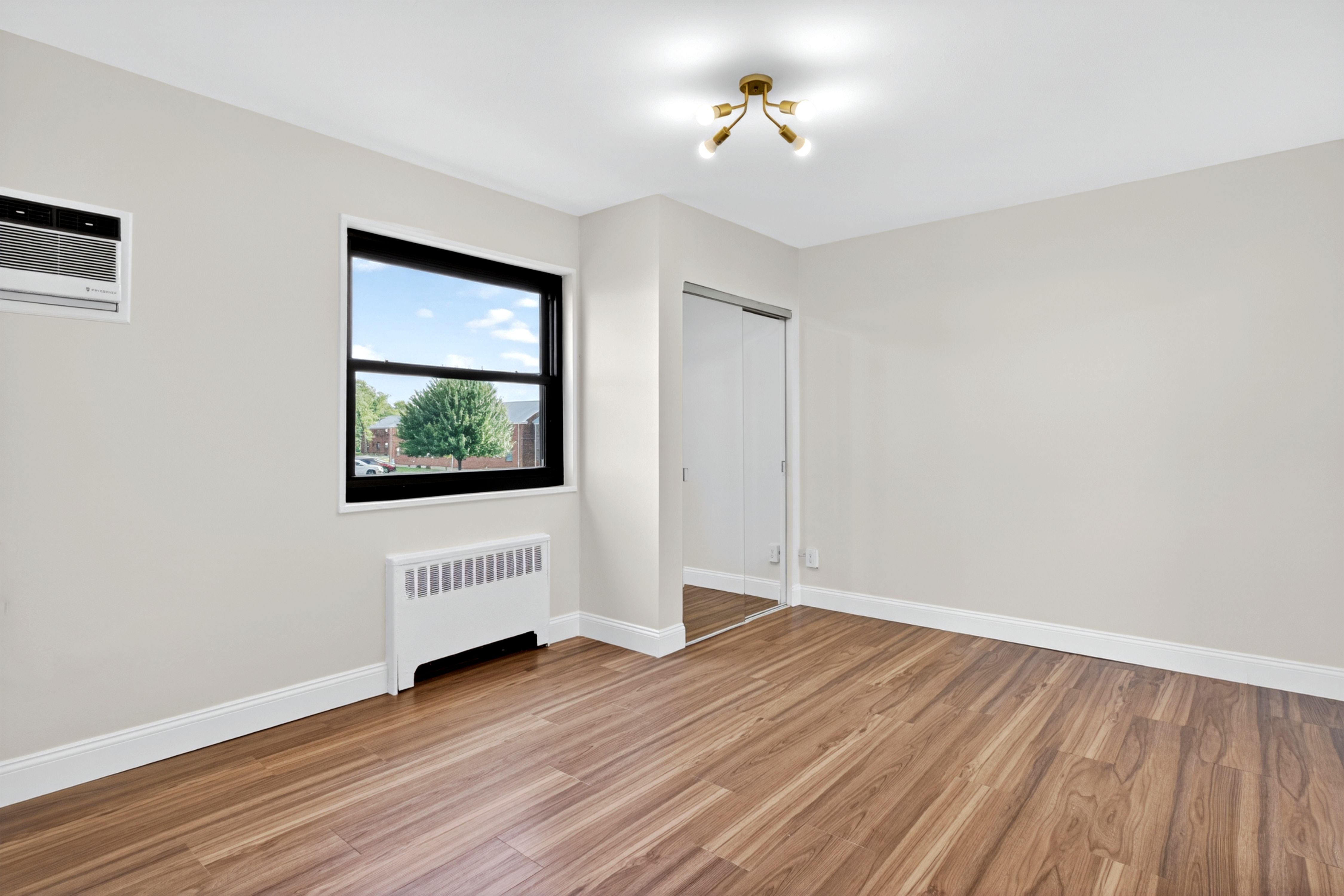  160-28 17th Avenue, Whitestone, NY, 11357 - 物件實景