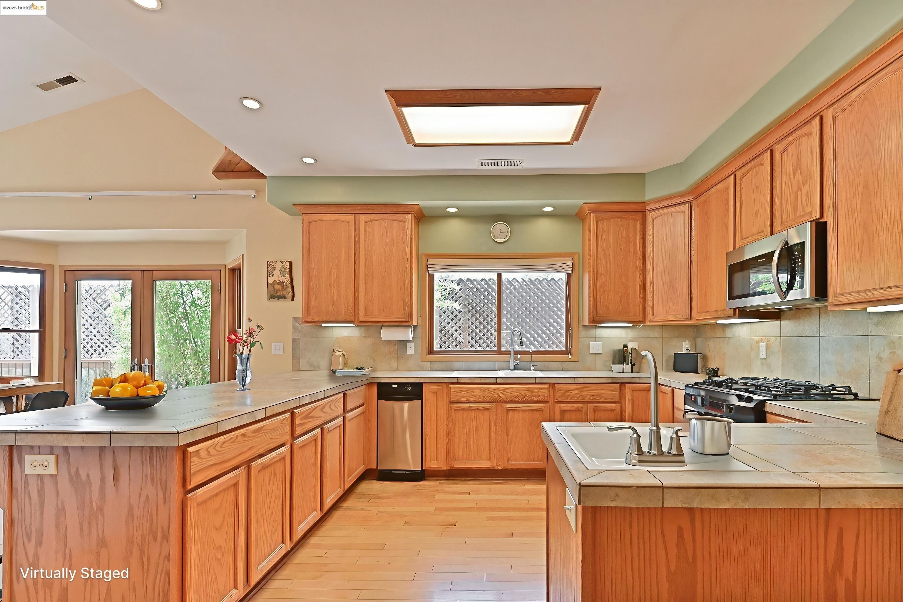 Tuolumne, California, 95379, United States, 5 Bedrooms Bedrooms, ,4 BathroomsBathrooms,Residential,For Sale,1983236