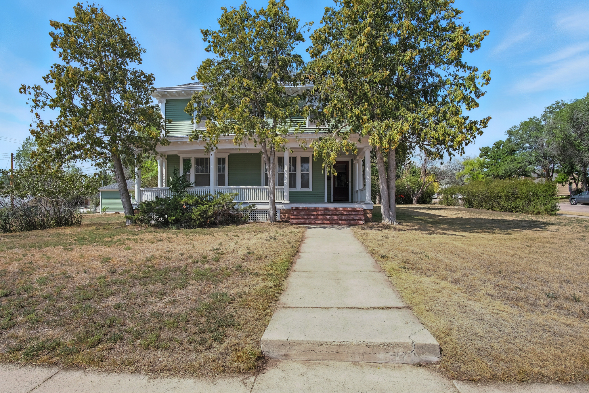 Hot Springs, South Dakota, 57747, United States, 5 Bedrooms Bedrooms, ,4 BathroomsBathrooms,Residential,For Sale,1983319