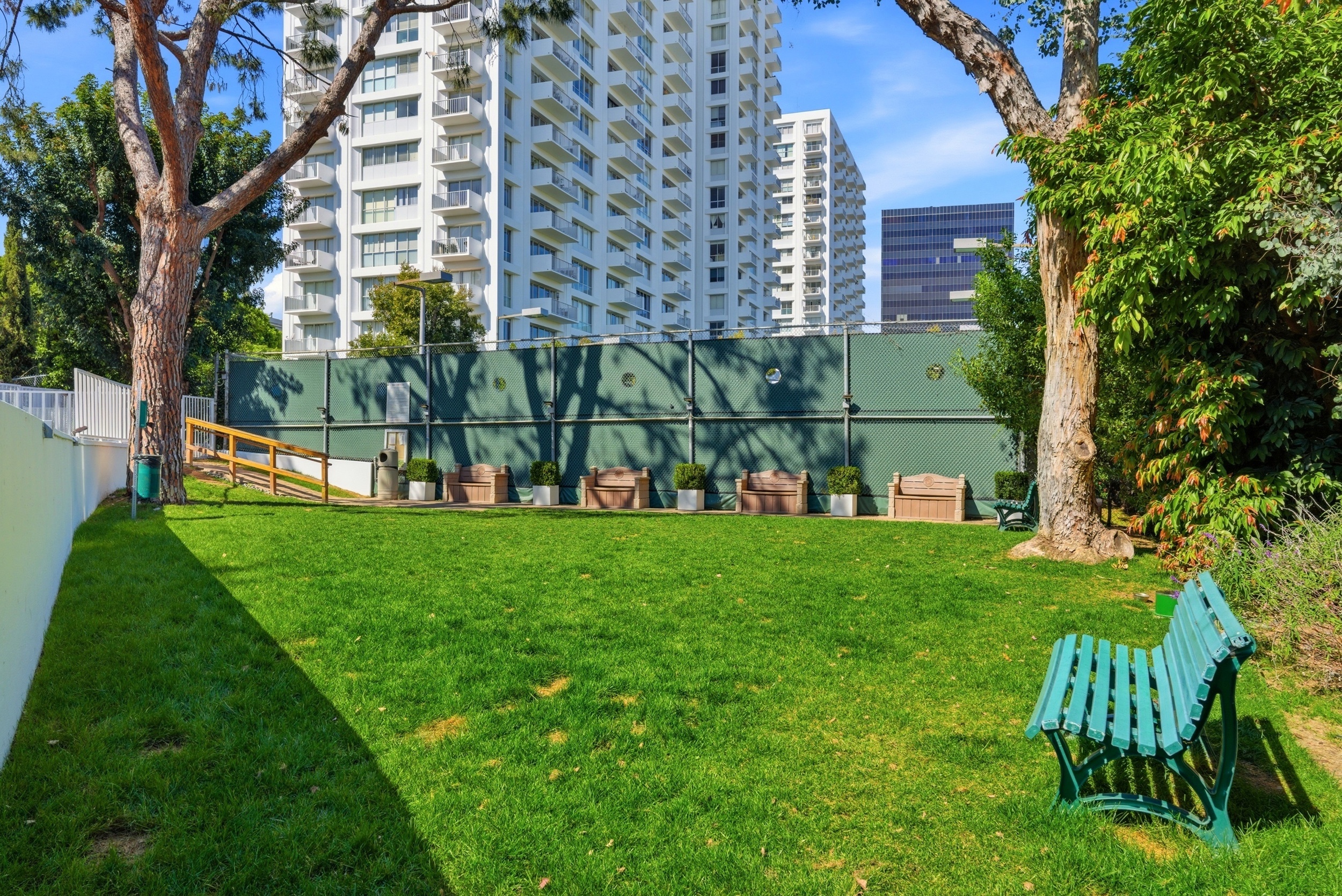  2160 Century Park East, Unit 411 - 物件實景